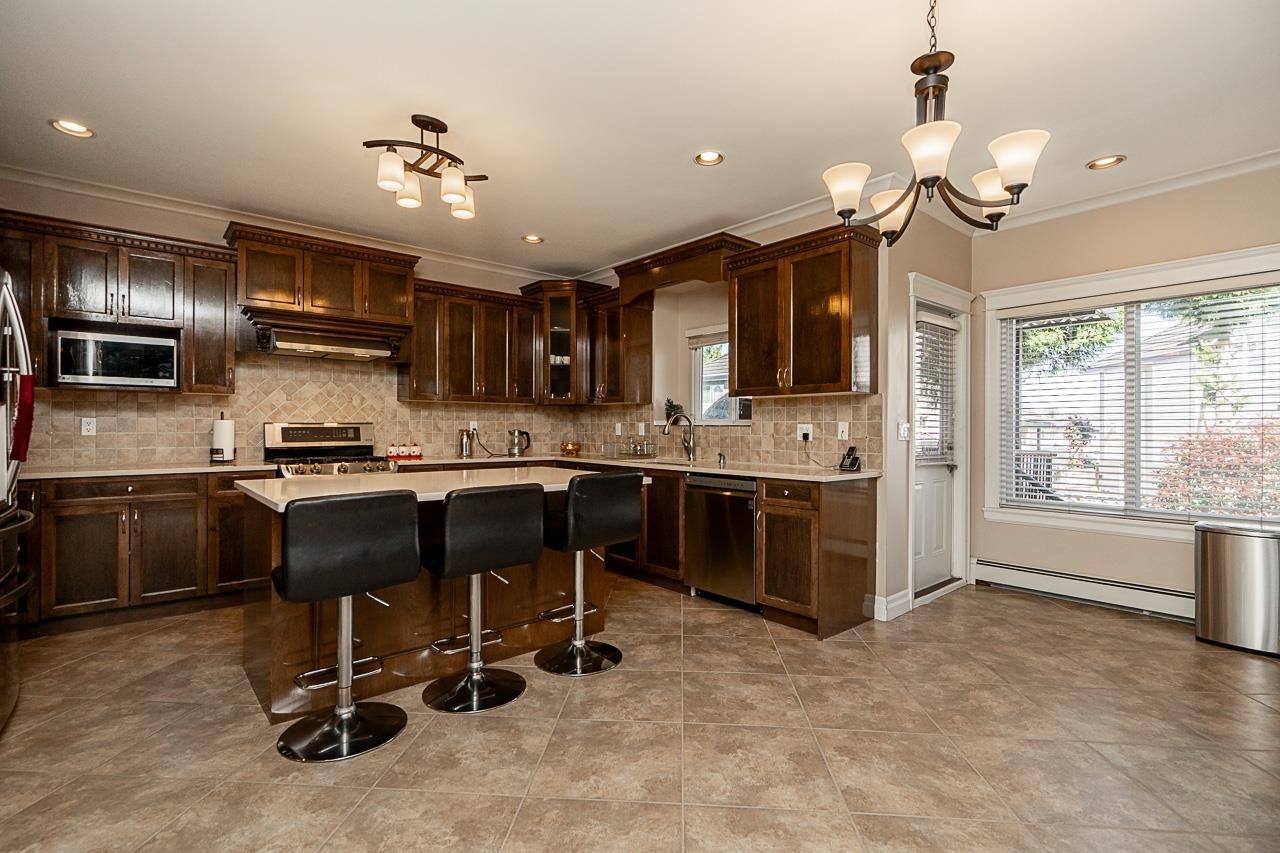 









6170


145a

Street,
Surrey,




BC
V3S 8L1

