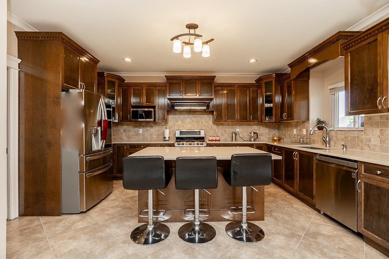 









6170


145a

Street,
Surrey,




BC
V3S 8L1

