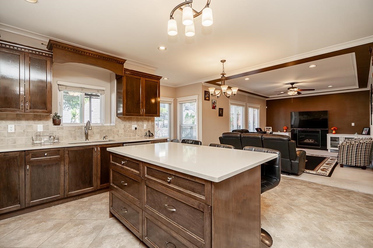 









6170


145a

Street,
Surrey,




BC
V3S 8L1

