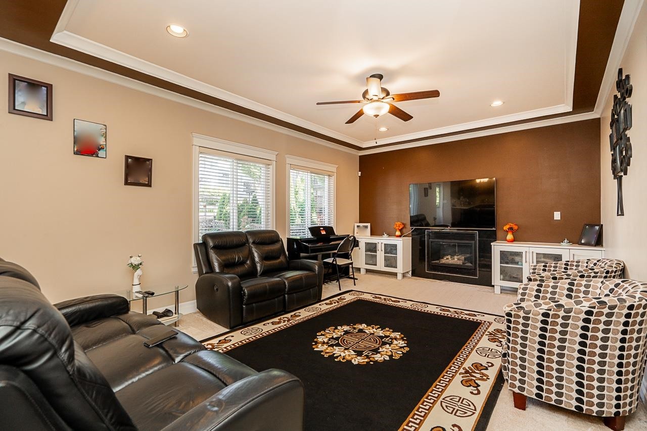 









6170


145a

Street,
Surrey,




BC
V3S 8L1


