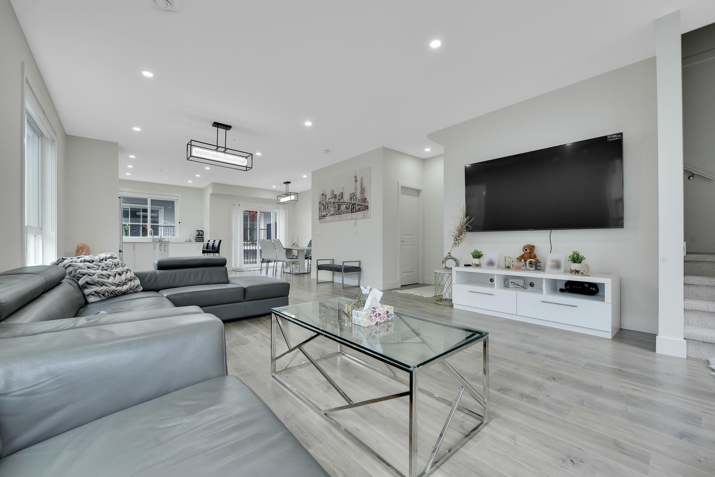 









12830


62

Avenue, 27,
Surrey,




BC
V3X 0K8

