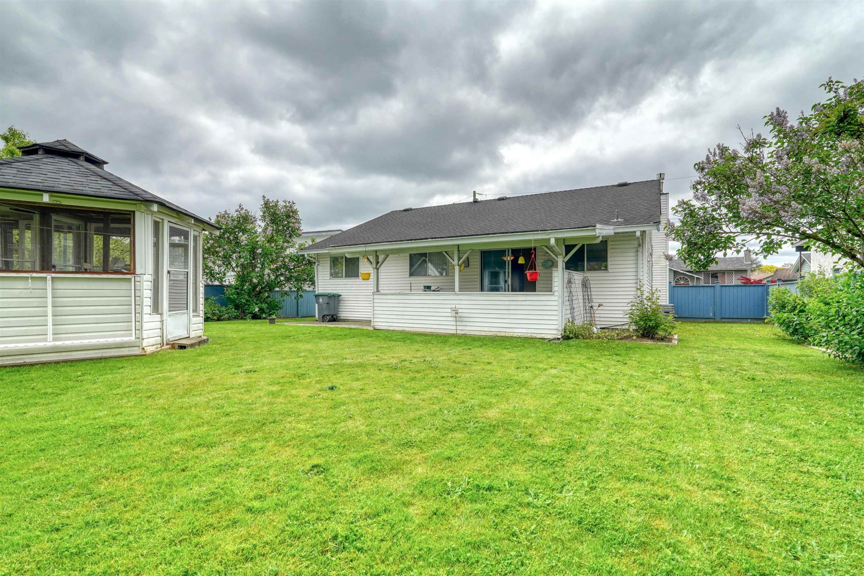









17829


59

Avenue,
Surrey,




BC
V3S 1P6

