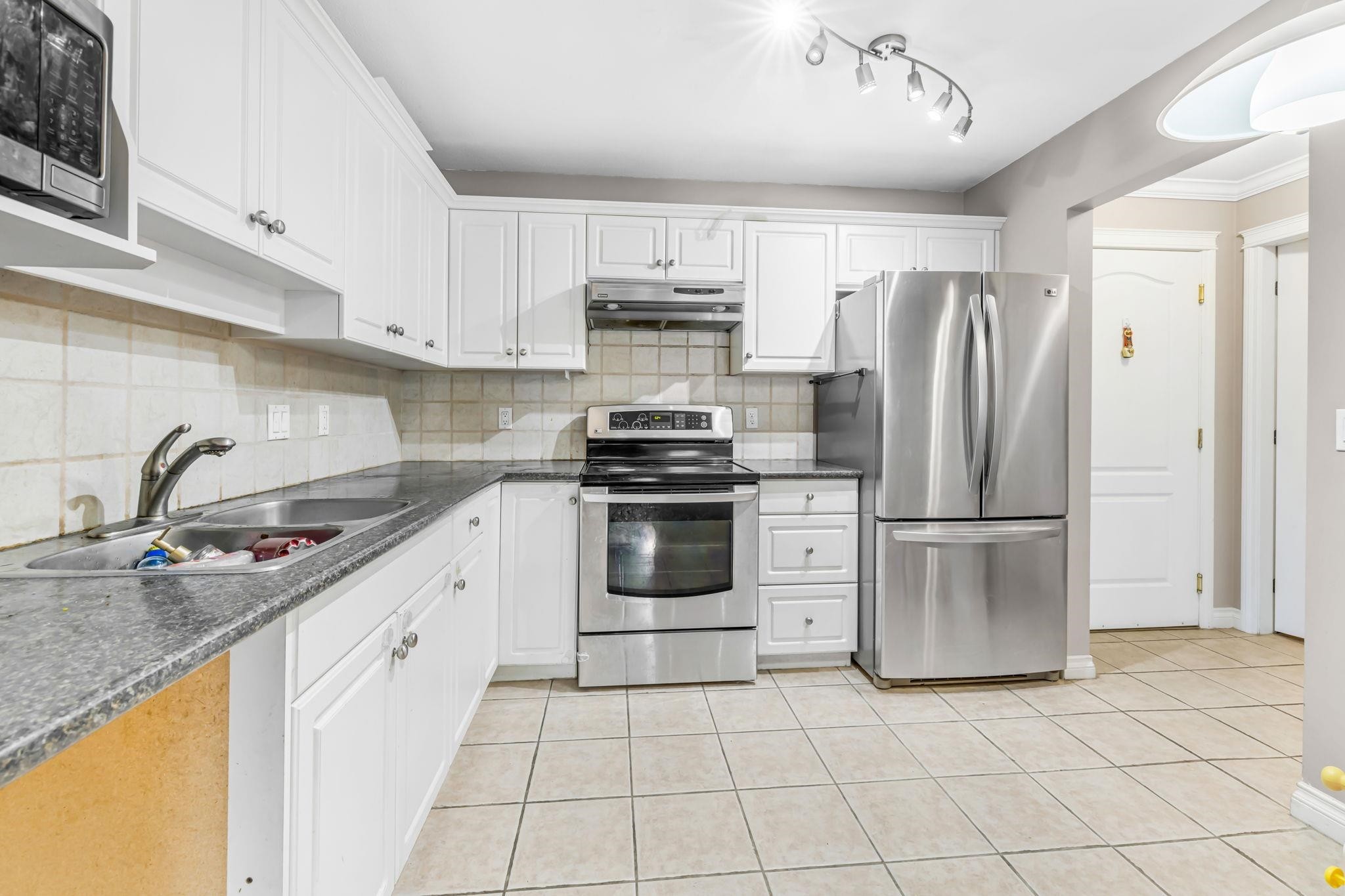 









32085


George Ferguson

Way, 415,
Abbotsford,




BC
V2T 2K7

