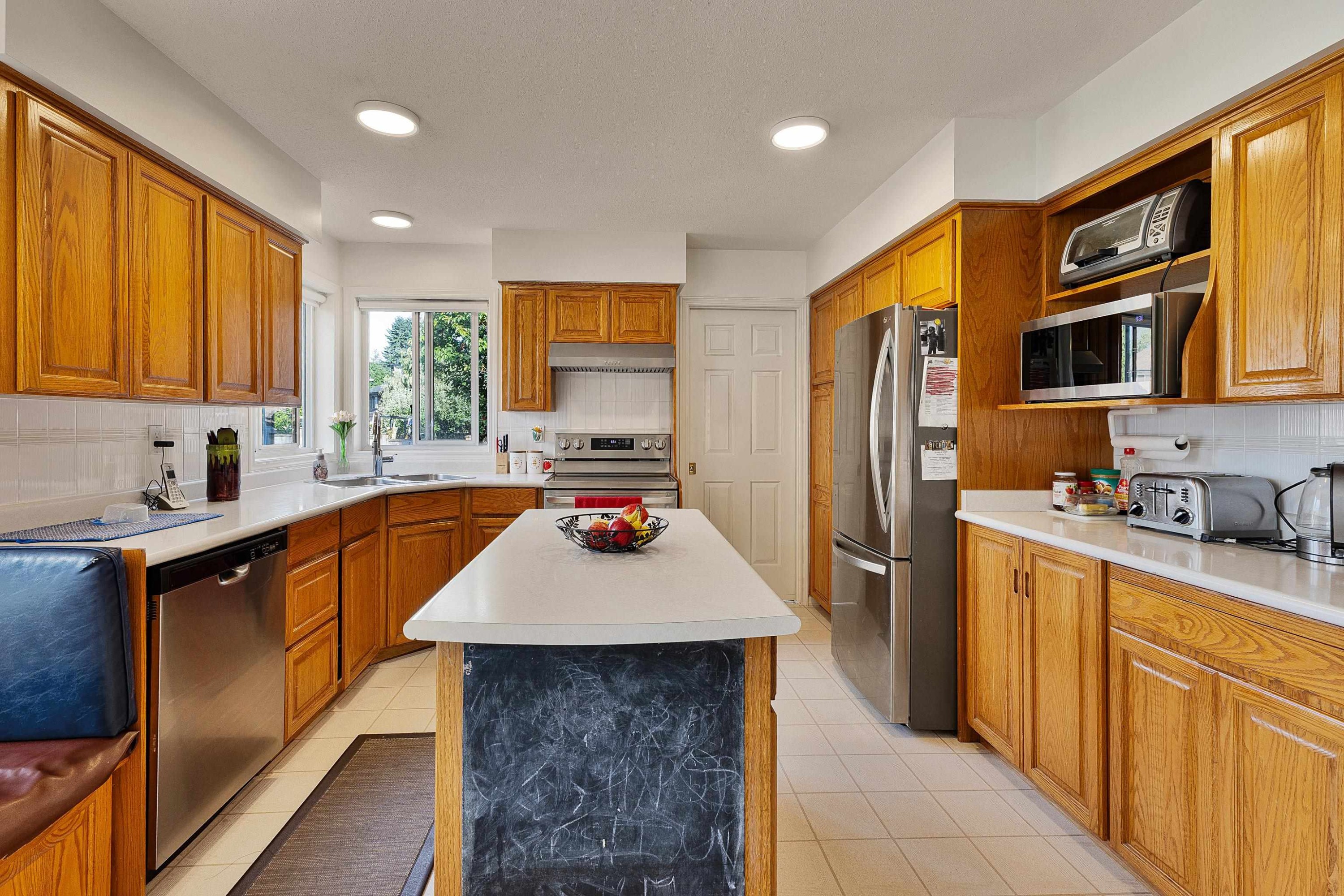 









14247


86

Avenue,
Surrey,




BC
V3W 0S6

