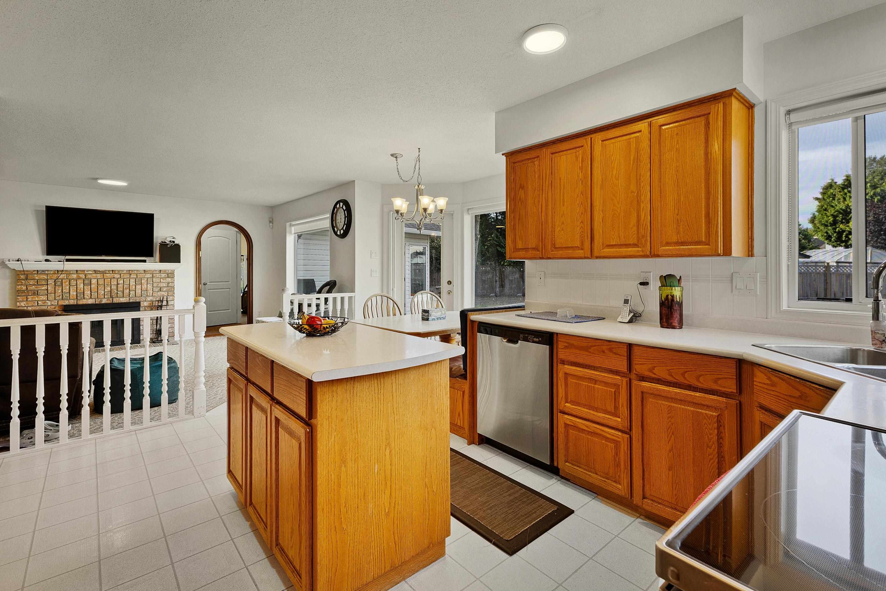 









14247


86

Avenue,
Surrey,




BC
V3W 0S6

