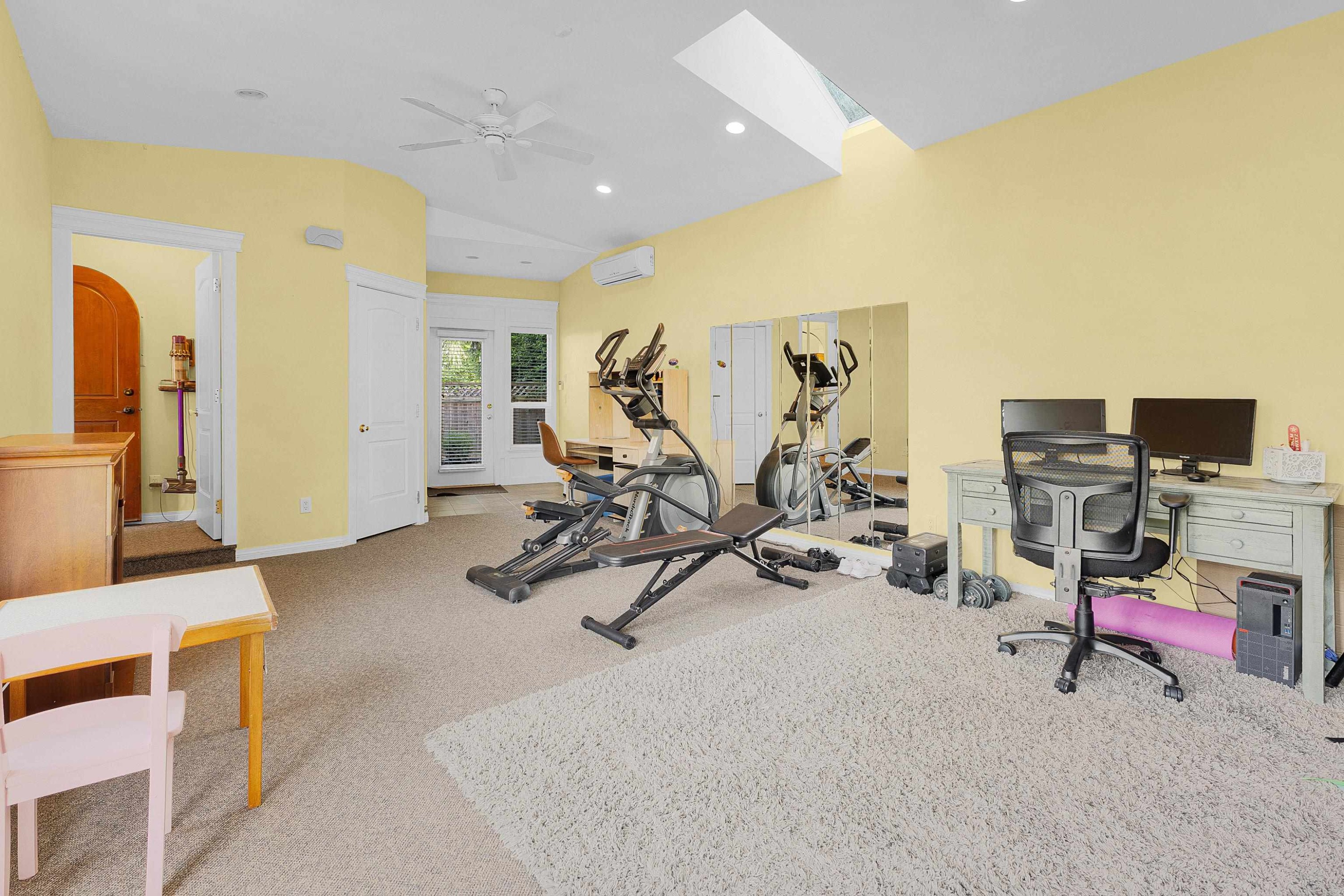 









14247


86

Avenue,
Surrey,




BC
V3W 0S6

