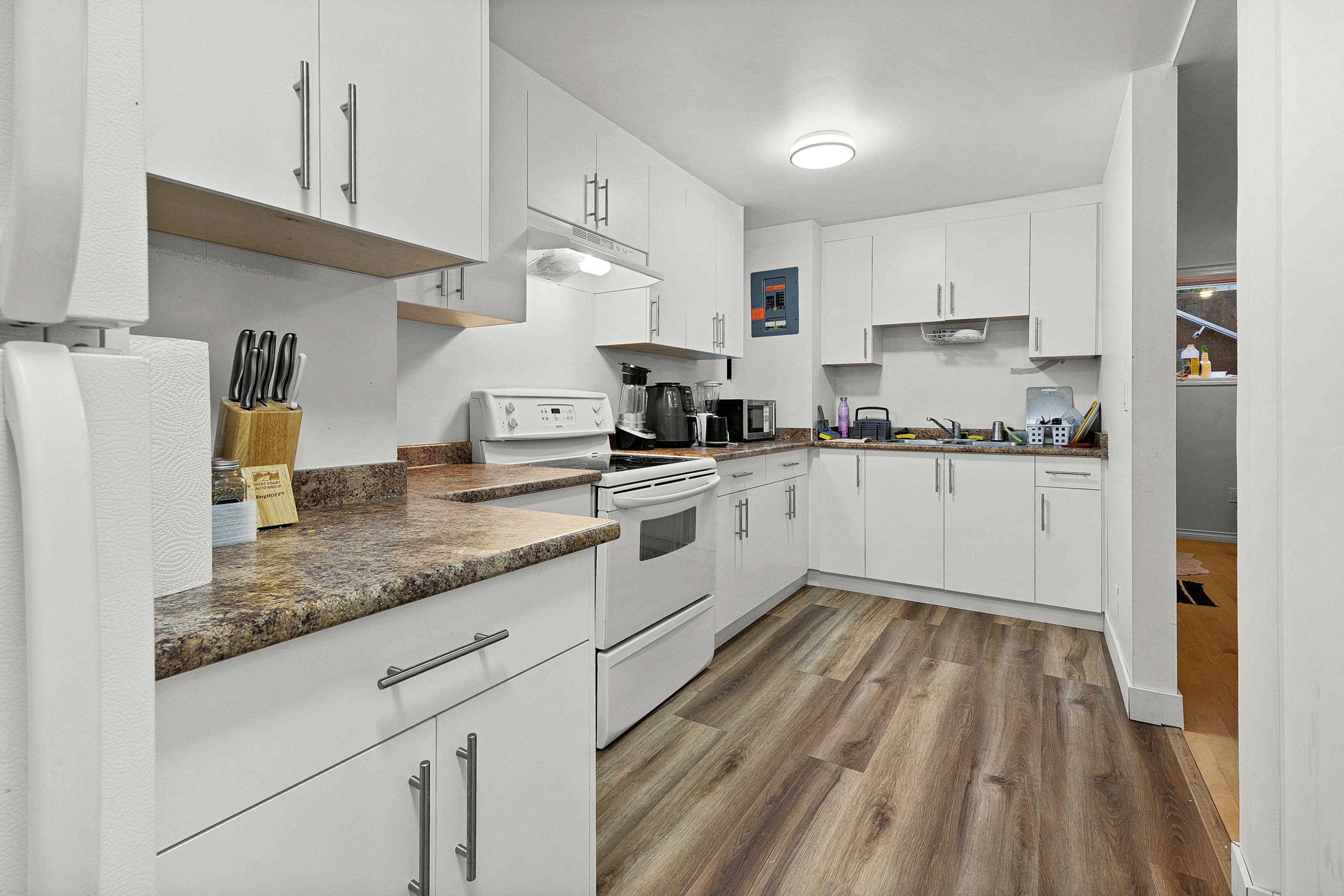 









14247


86

Avenue,
Surrey,




BC
V3W 0S6


