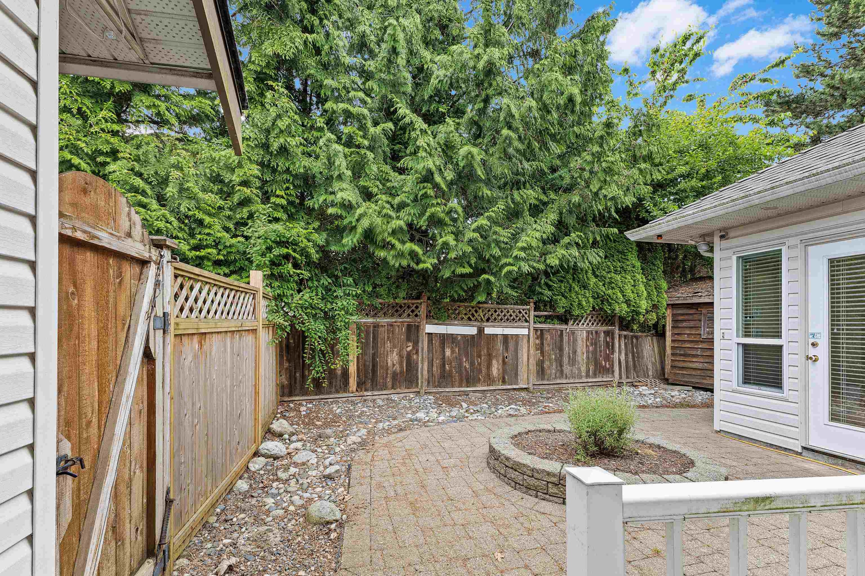 









14247


86

Avenue,
Surrey,




BC
V3W 0S6

