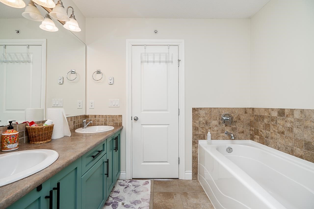 









20286


53a

Avenue, 408,
Langley,




BC
V3A 0A8

