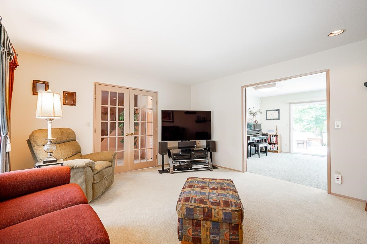 









17895


96

Avenue,
Surrey,




BC
V4N 4A9

