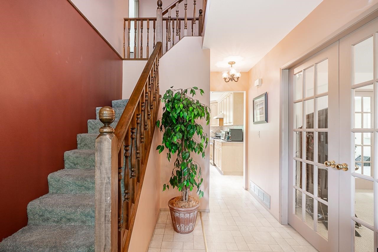 









17895


96

Avenue,
Surrey,




BC
V4N 4A9

