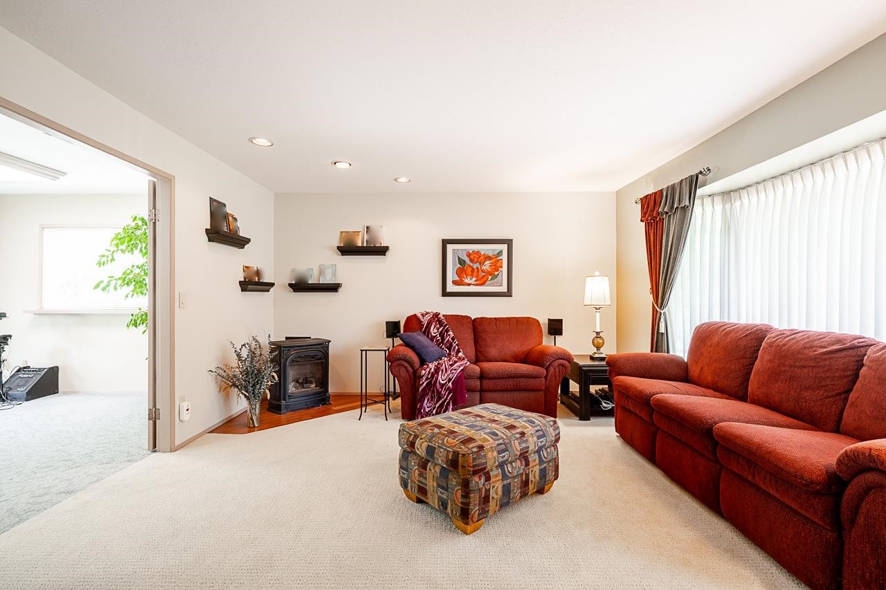 









17895


96

Avenue,
Surrey,




BC
V4N 4A9

