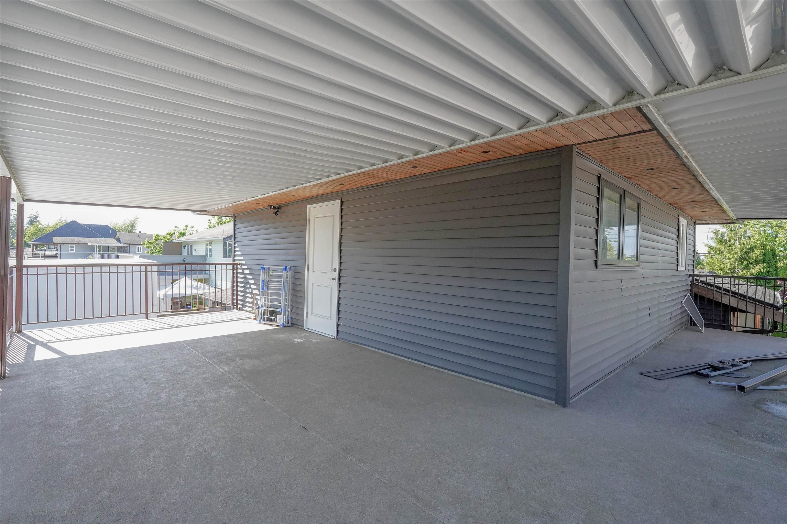 









13076


64

Avenue,
Surrey,




BC
V3W 1X7


