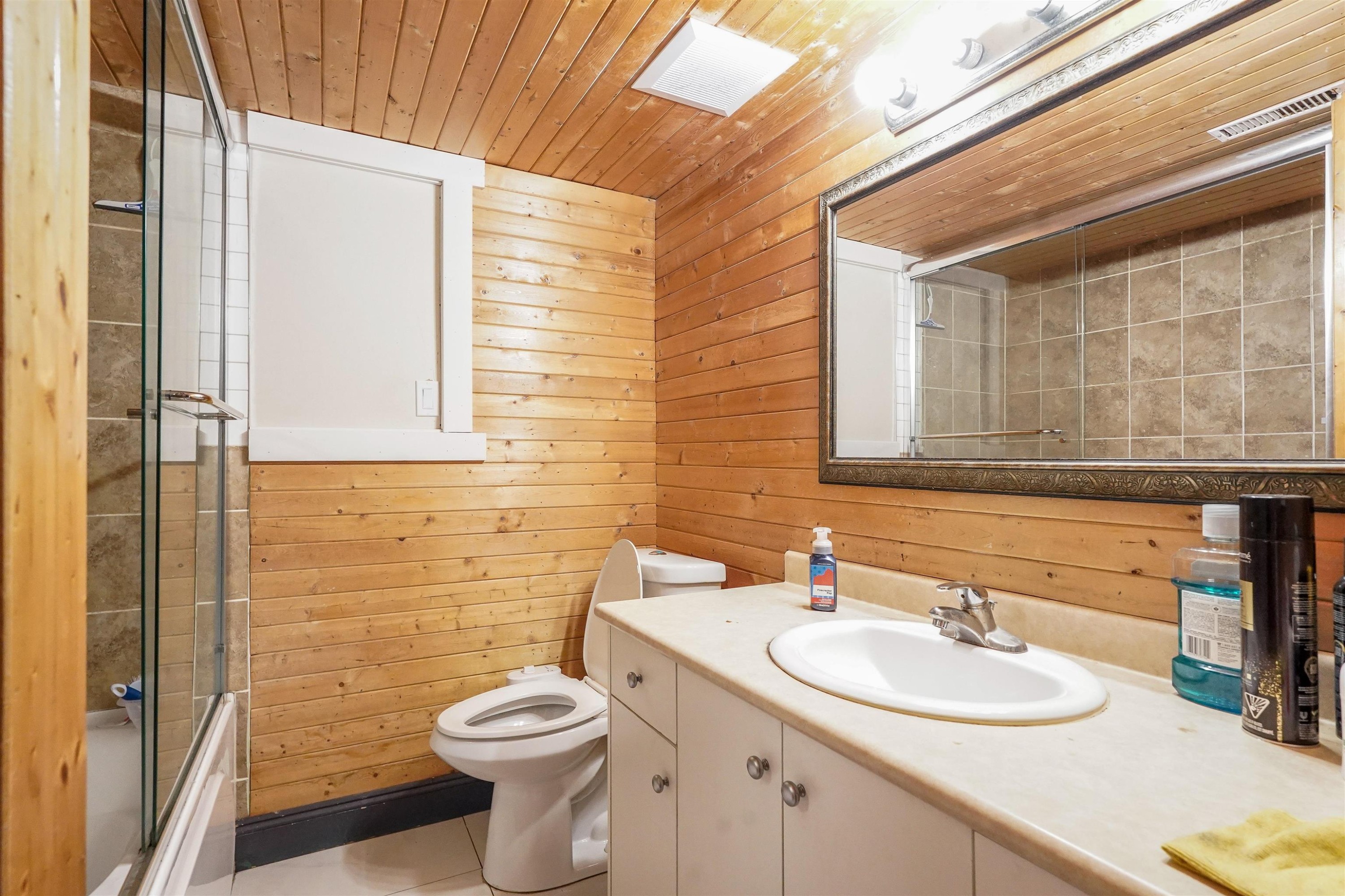 









13076


64

Avenue,
Surrey,




BC
V3W 1X7

