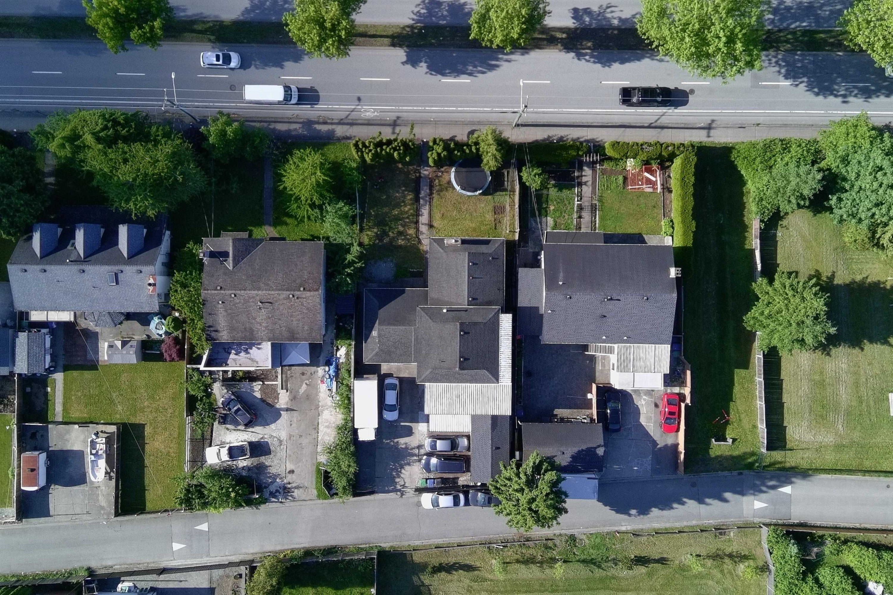 









13076


64

Avenue,
Surrey,




BC
V3W 1X7

