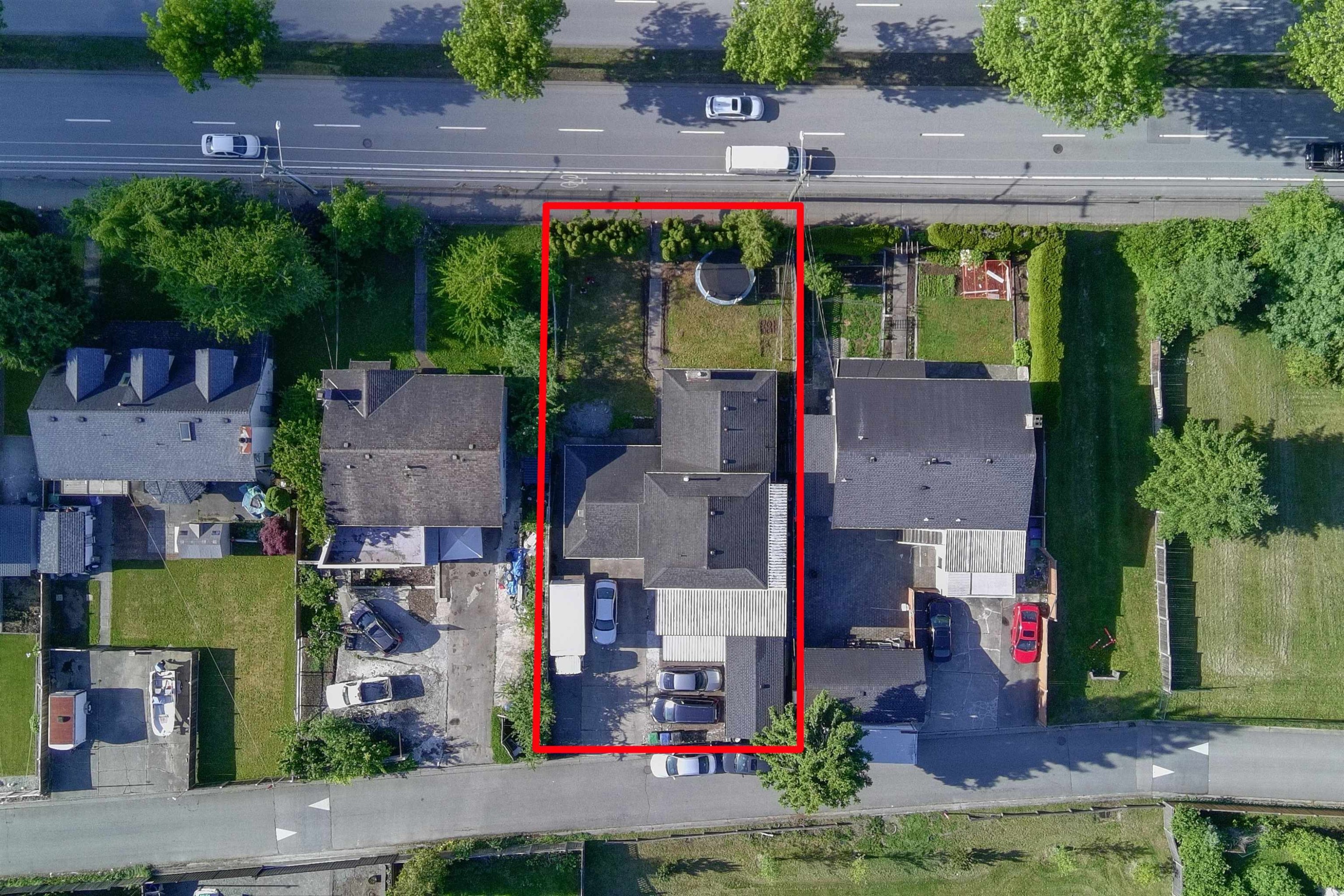 









13076


64

Avenue,
Surrey,




BC
V3W 1X7

