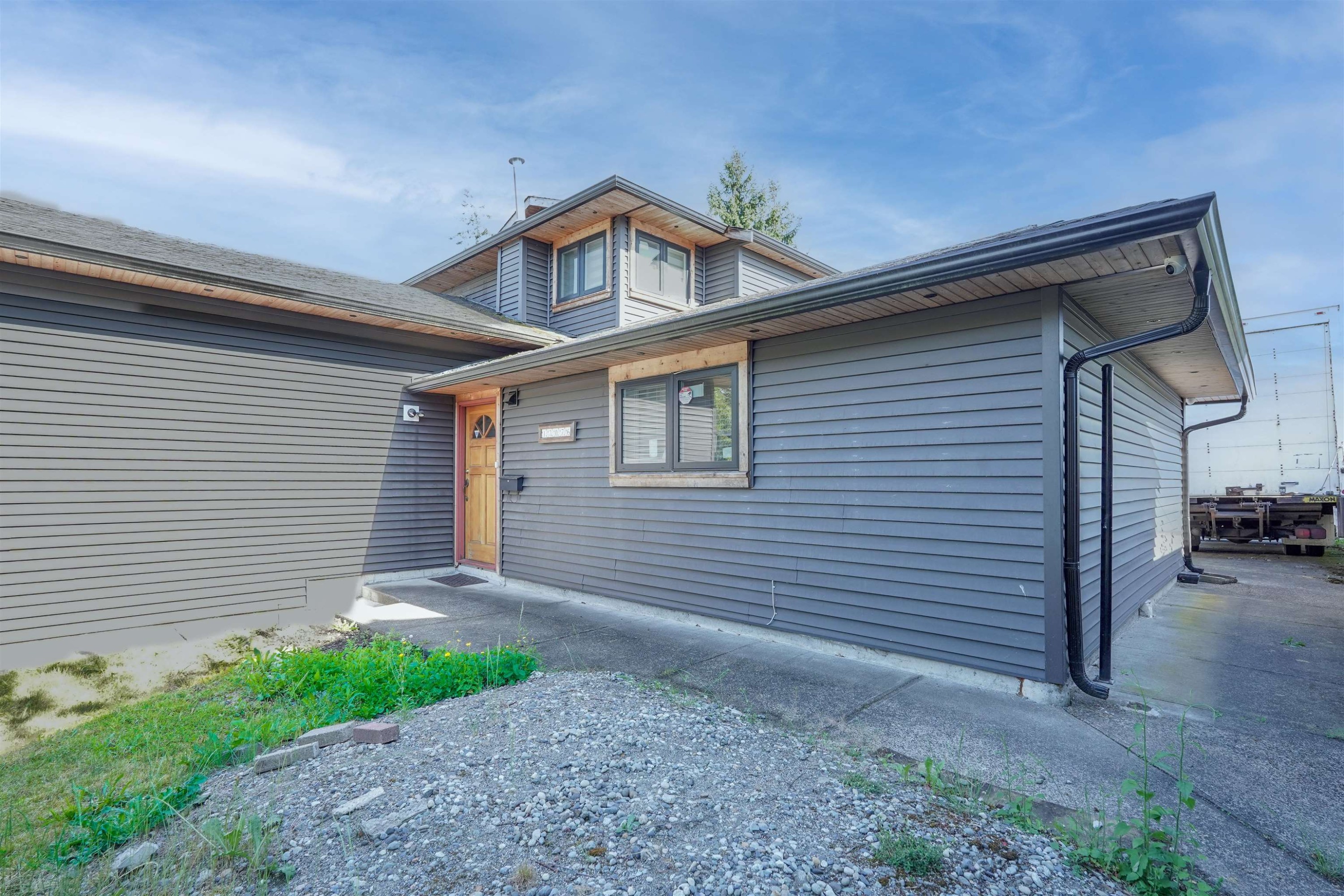 









13076


64

Avenue,
Surrey,




BC
V3W 1X7

