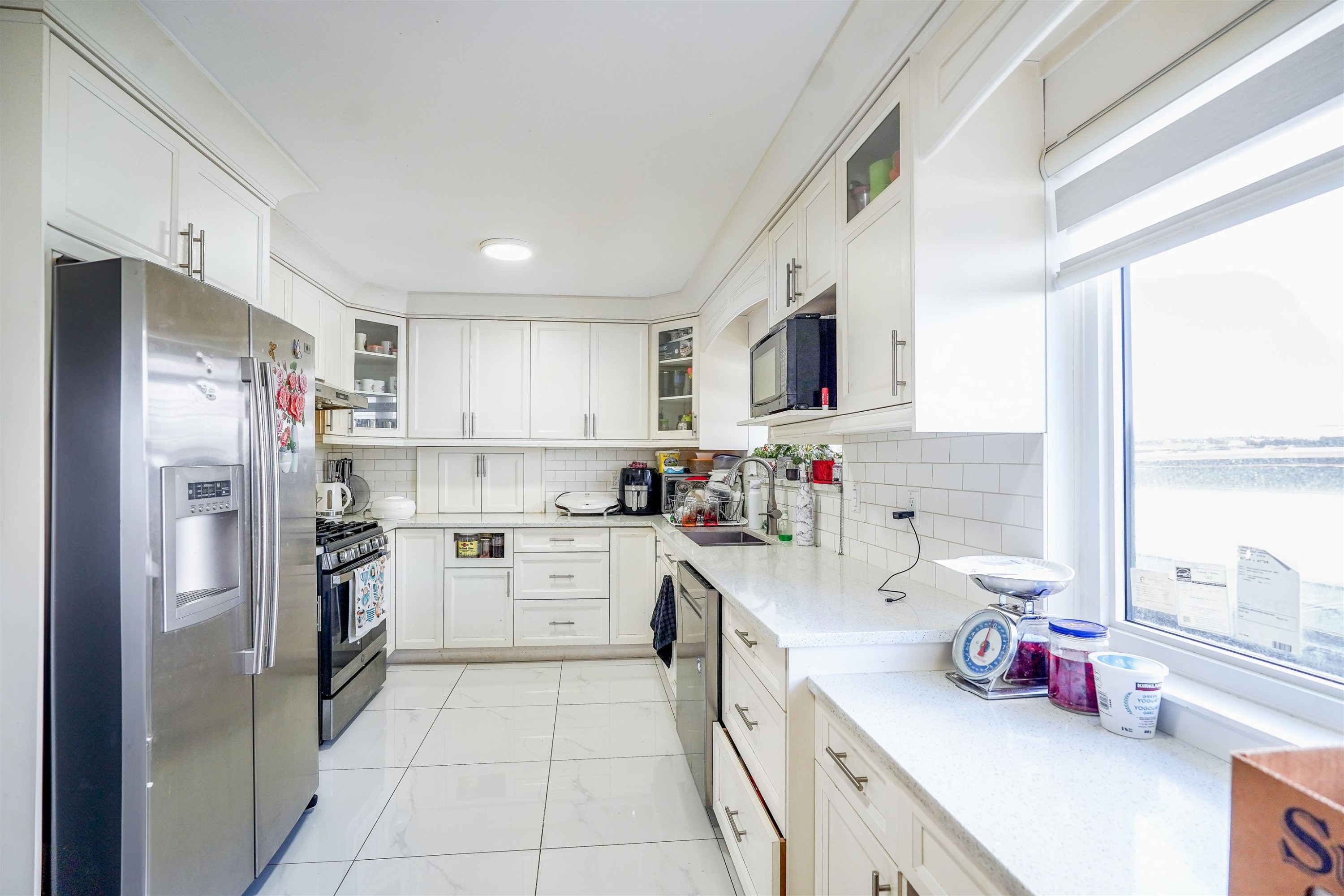 









13076


64

Avenue,
Surrey,




BC
V3W 1X7

