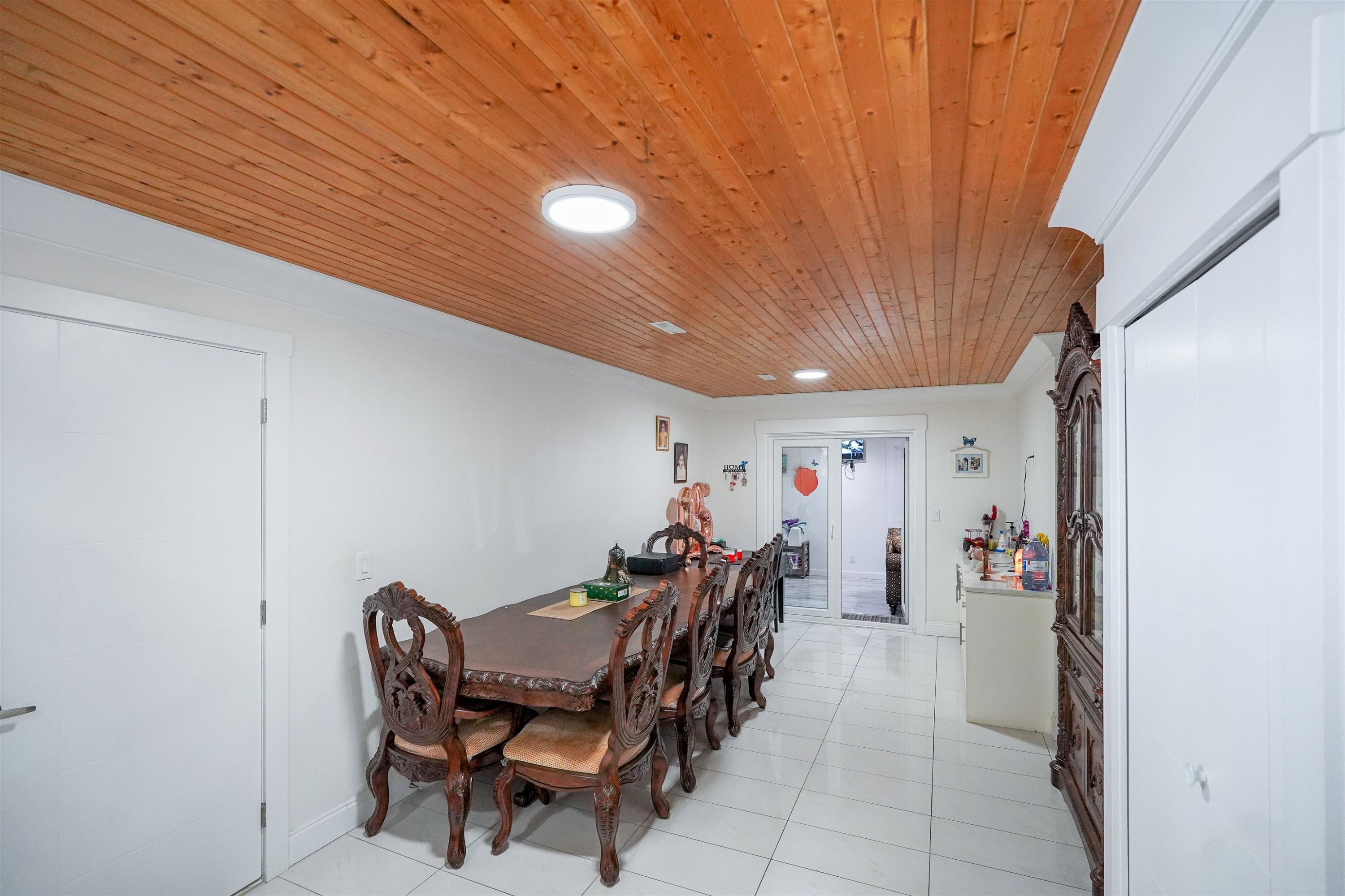 









13076


64

Avenue,
Surrey,




BC
V3W 1X7

