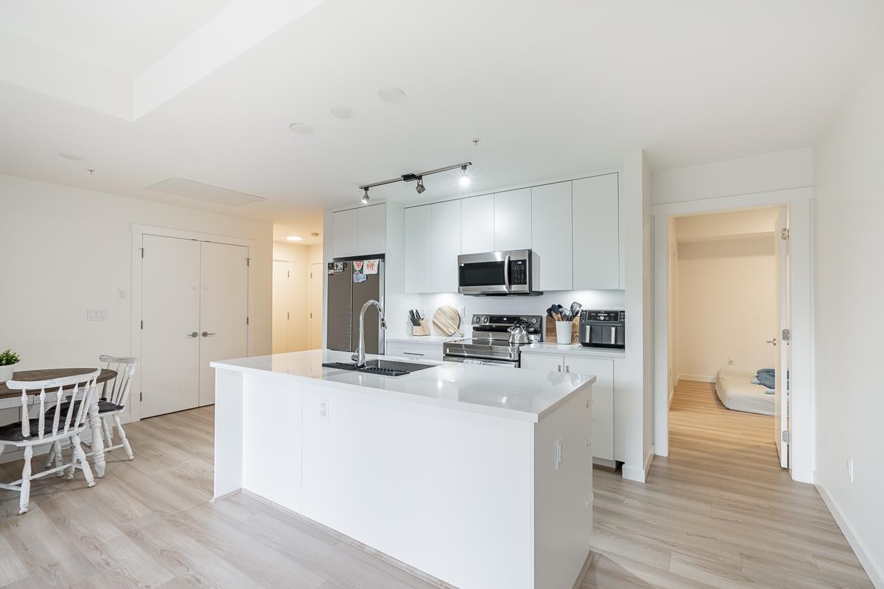 









5420


208

Street, 310,
Langley,




BC
V3A 0P8

