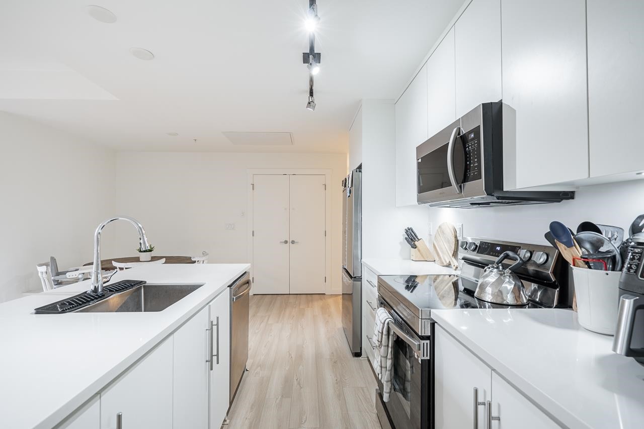 









5420


208

Street, 310,
Langley,




BC
V3A 0P8

