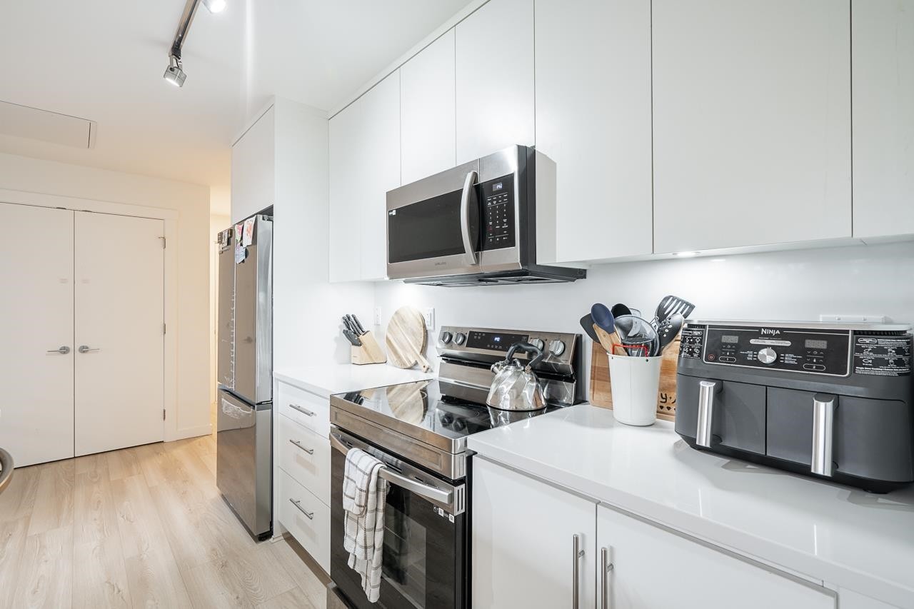 









5420


208

Street, 310,
Langley,




BC
V3A 0P8

