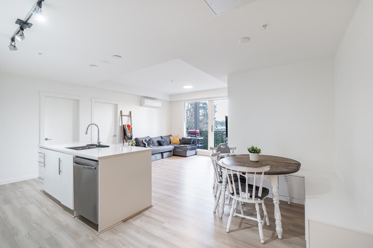 









5420


208

Street, 310,
Langley,




BC
V3A 0P8

