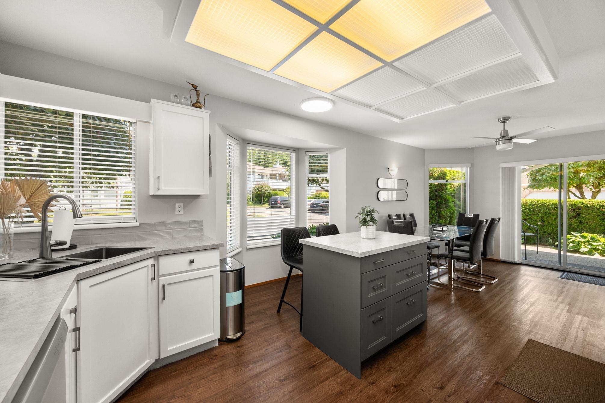 









7156


121

Street, 131,
Surrey,




BC
V3W 0J6

