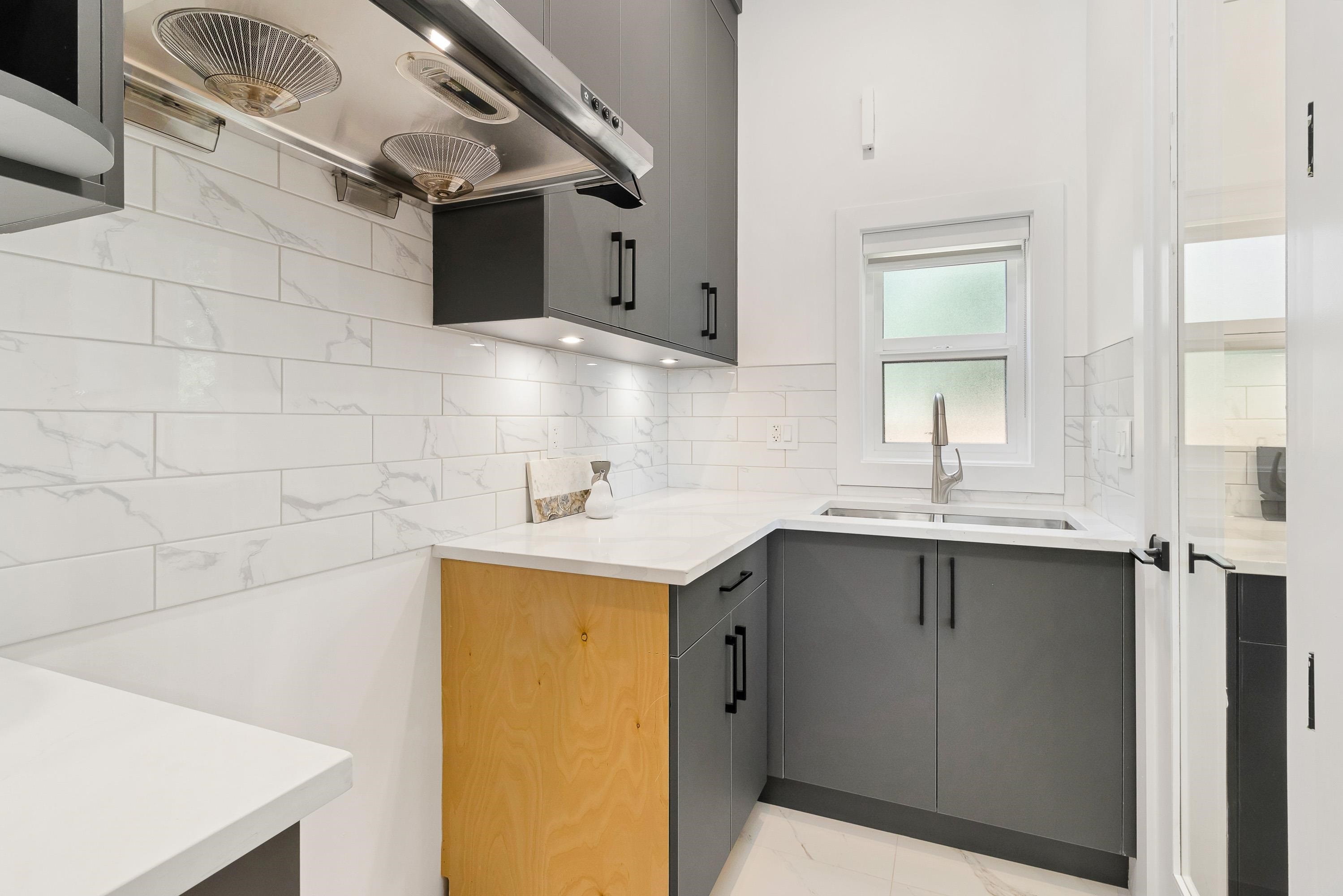 









11803


86a

Avenue,
Delta,




BC
V4C 2Z2

