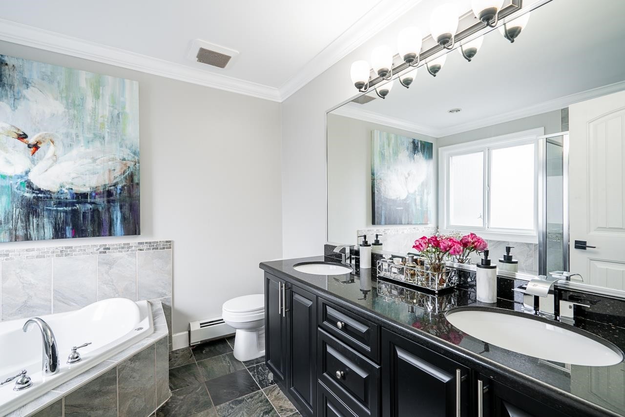 









7077


149a

Street,
Surrey,




BC
V3S 1K2

