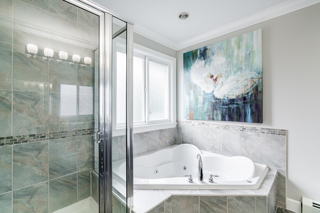 









7077


149a

Street,
Surrey,




BC
V3S 1K2

