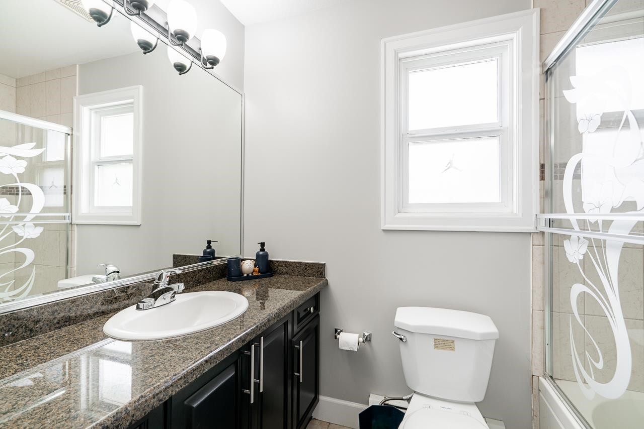 









7077


149a

Street,
Surrey,




BC
V3S 1K2

