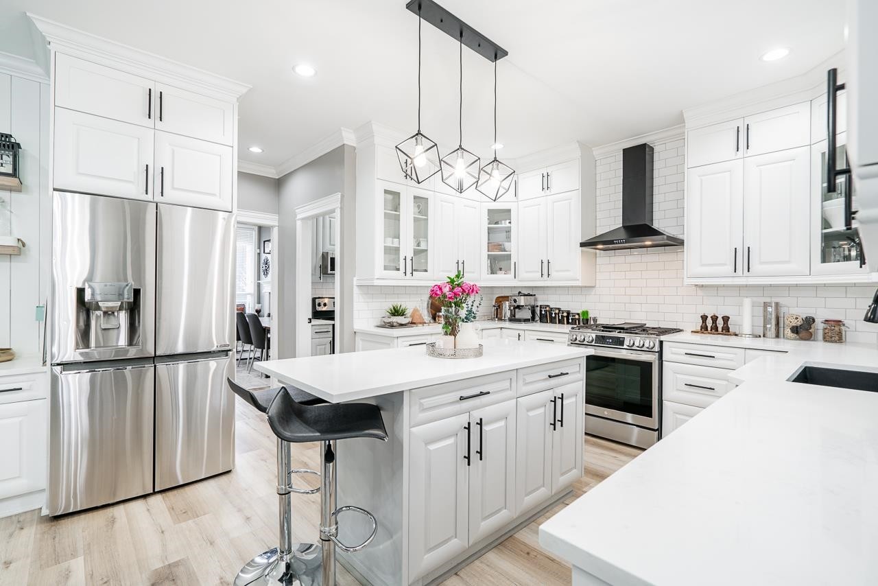 









7077


149a

Street,
Surrey,




BC
V3S 1K2

