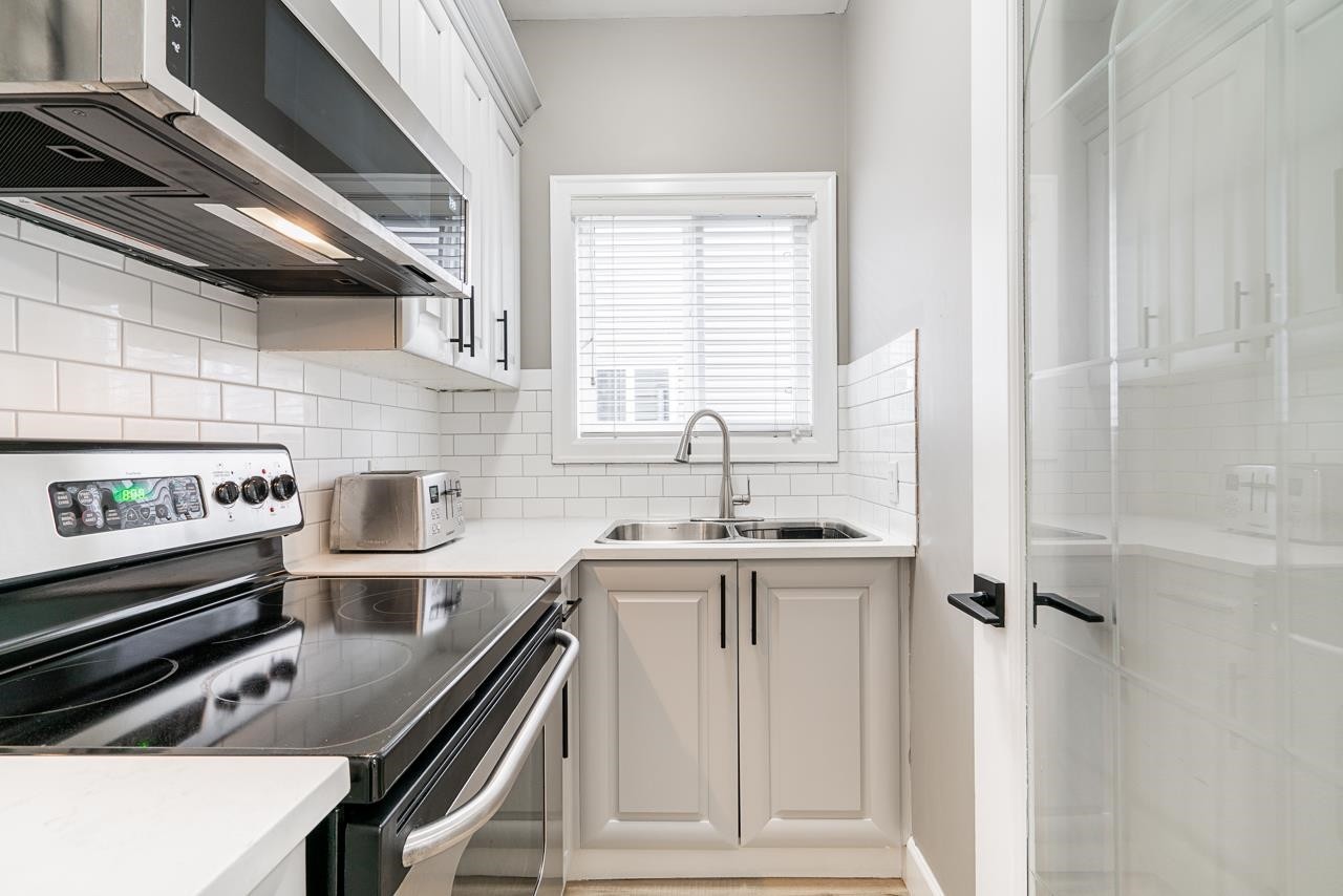 









7077


149a

Street,
Surrey,




BC
V3S 1K2

