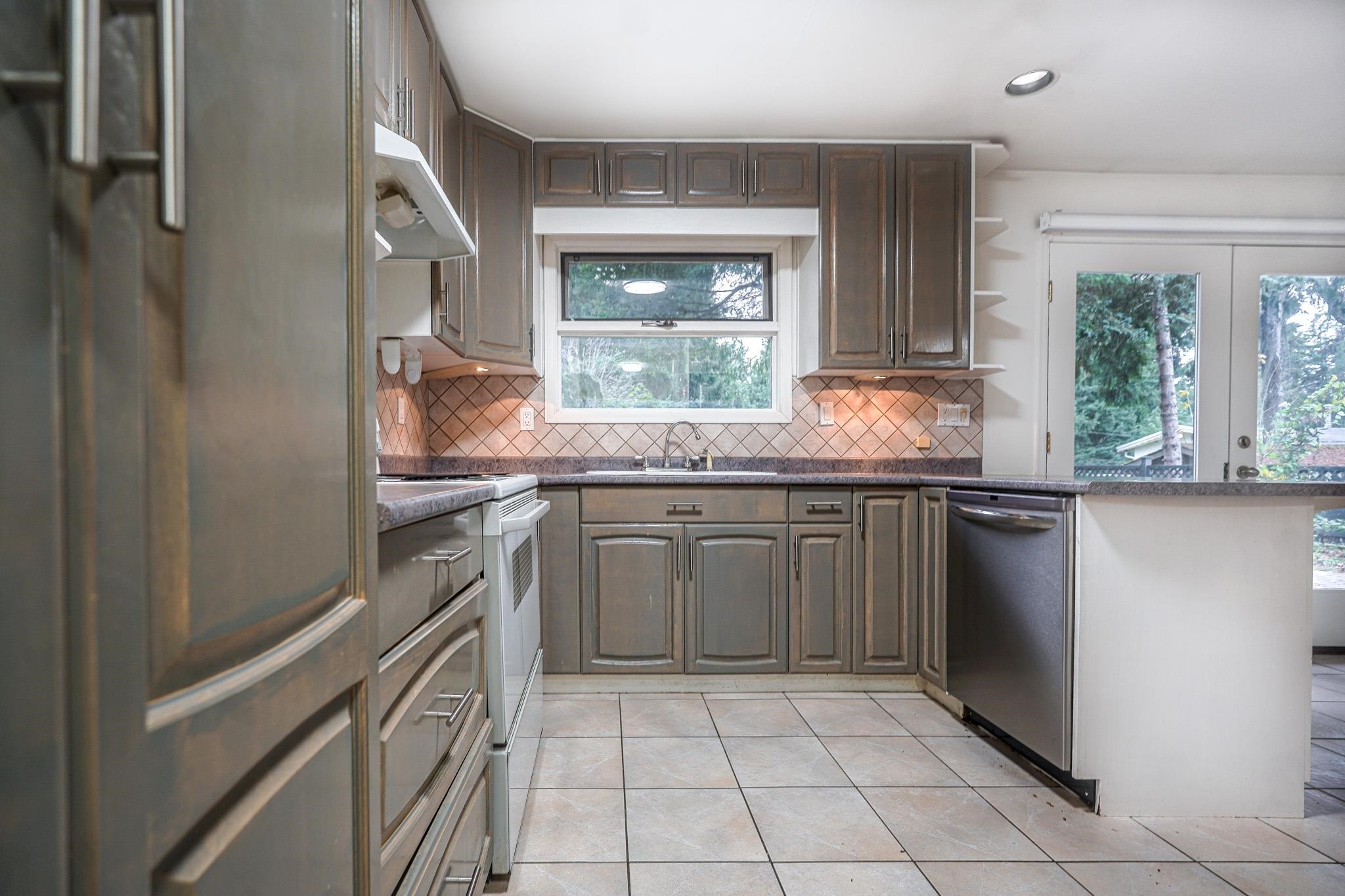 









8577


Terrace

Drive,
Delta,




BC
V4C 3Z3

