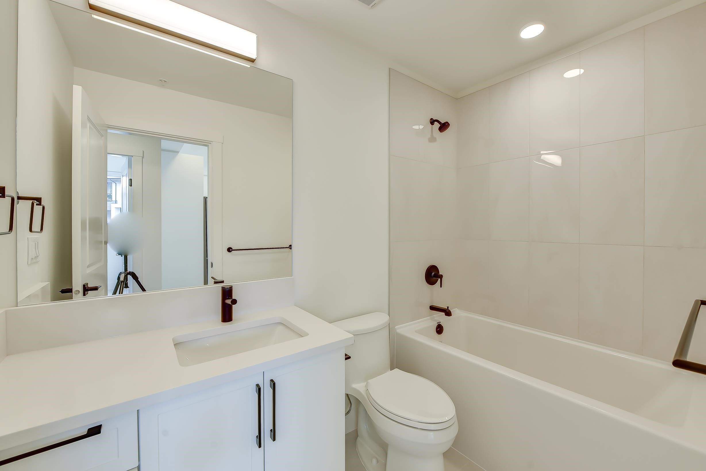 









3480


146a

Street, 522,
Surrey,




BC
V4P 0H4

