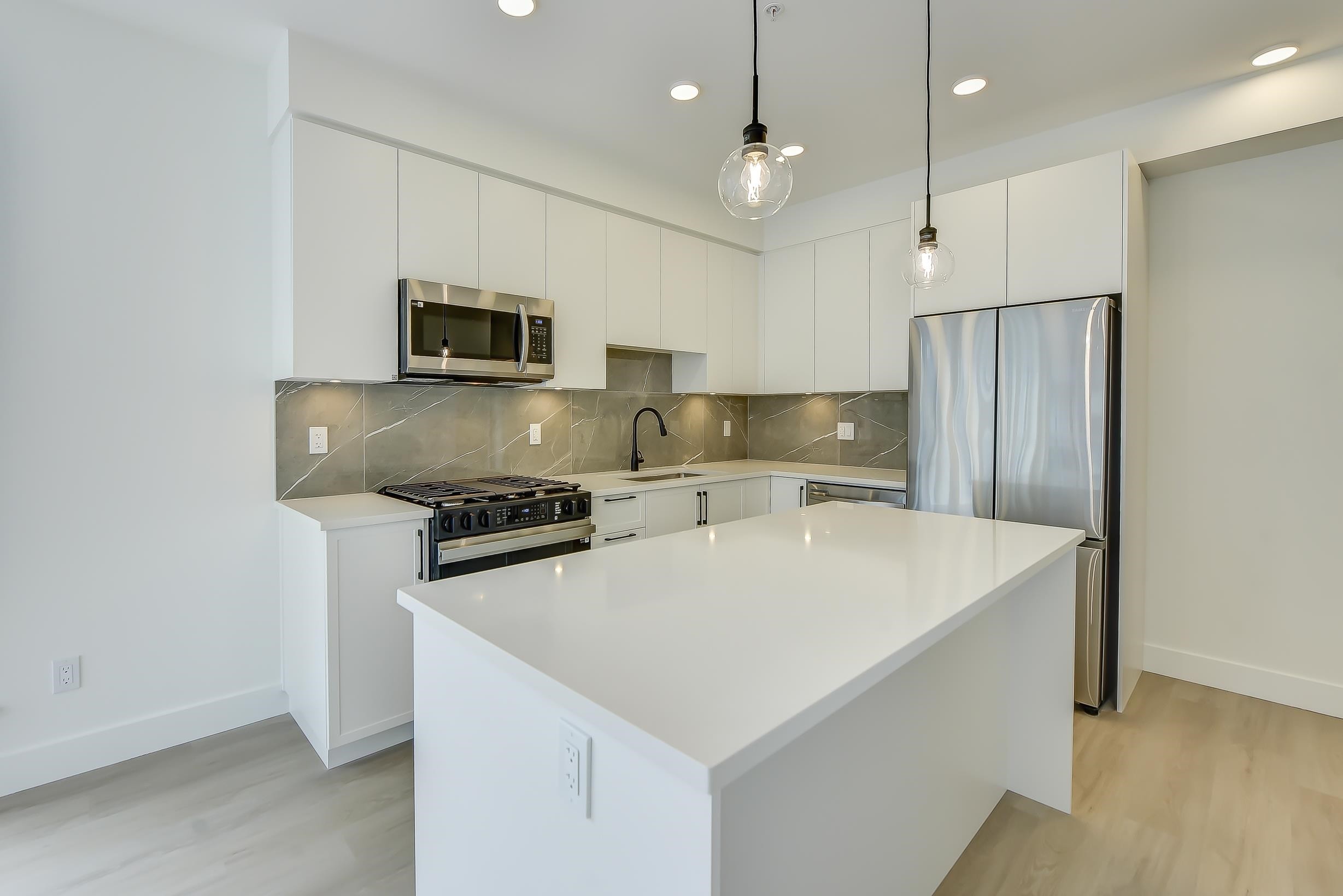 









3480


146a

Street, 522,
Surrey,




BC
V4P 0H4

