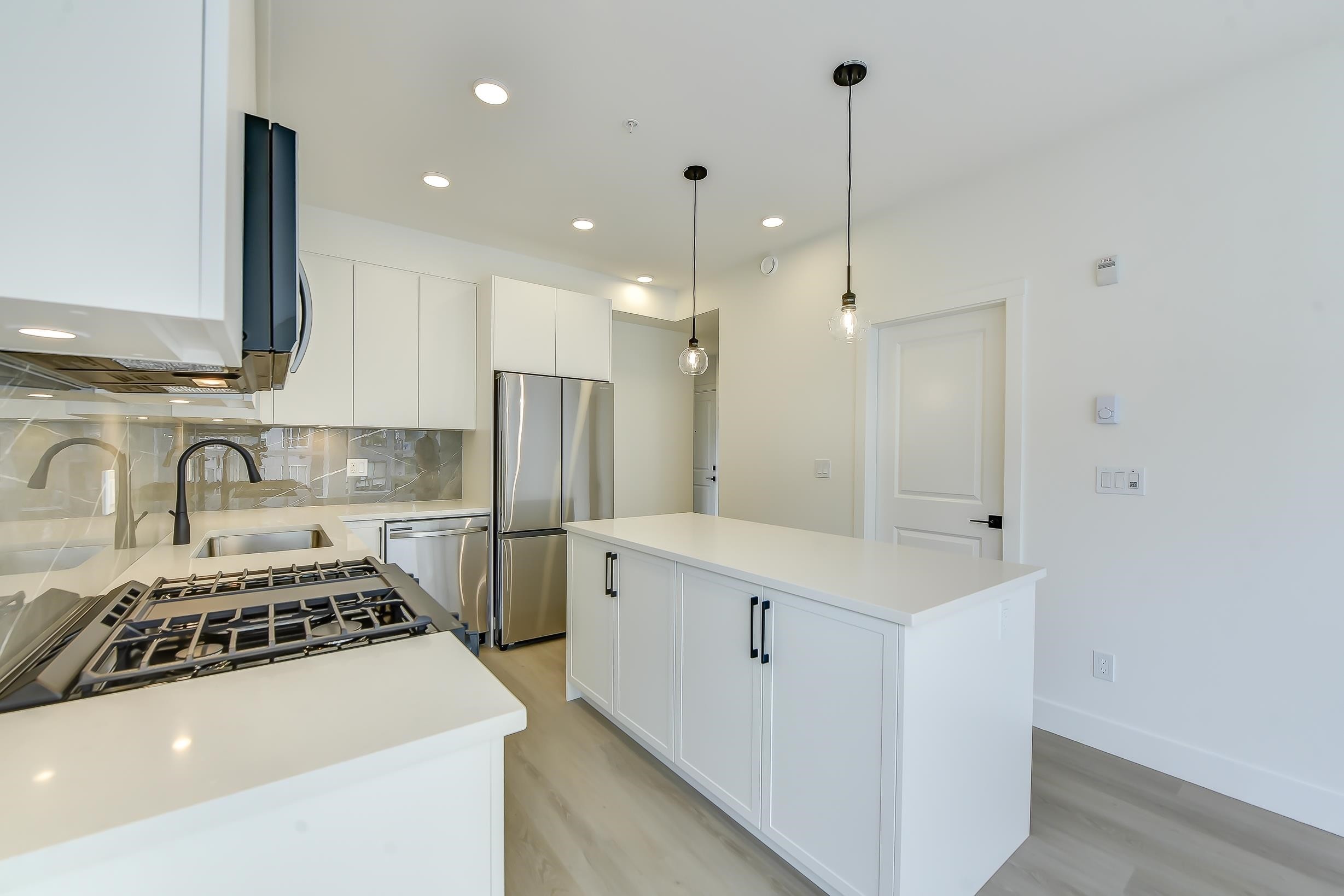 









3480


146a

Street, 522,
Surrey,




BC
V4P 0H4

