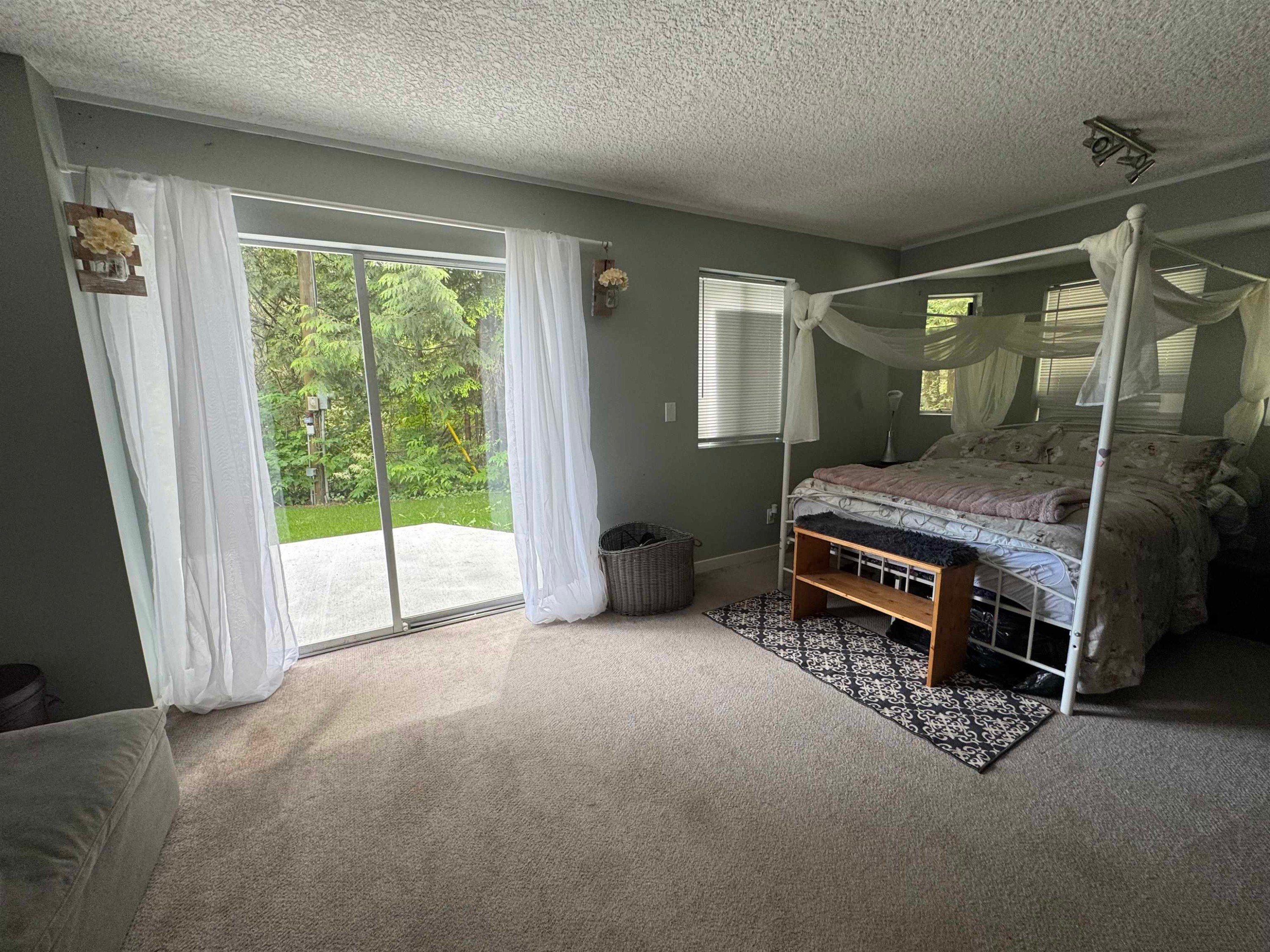 









9957


Dewdney Trunk

Road,
Mission,




BC
V4S 1K8

