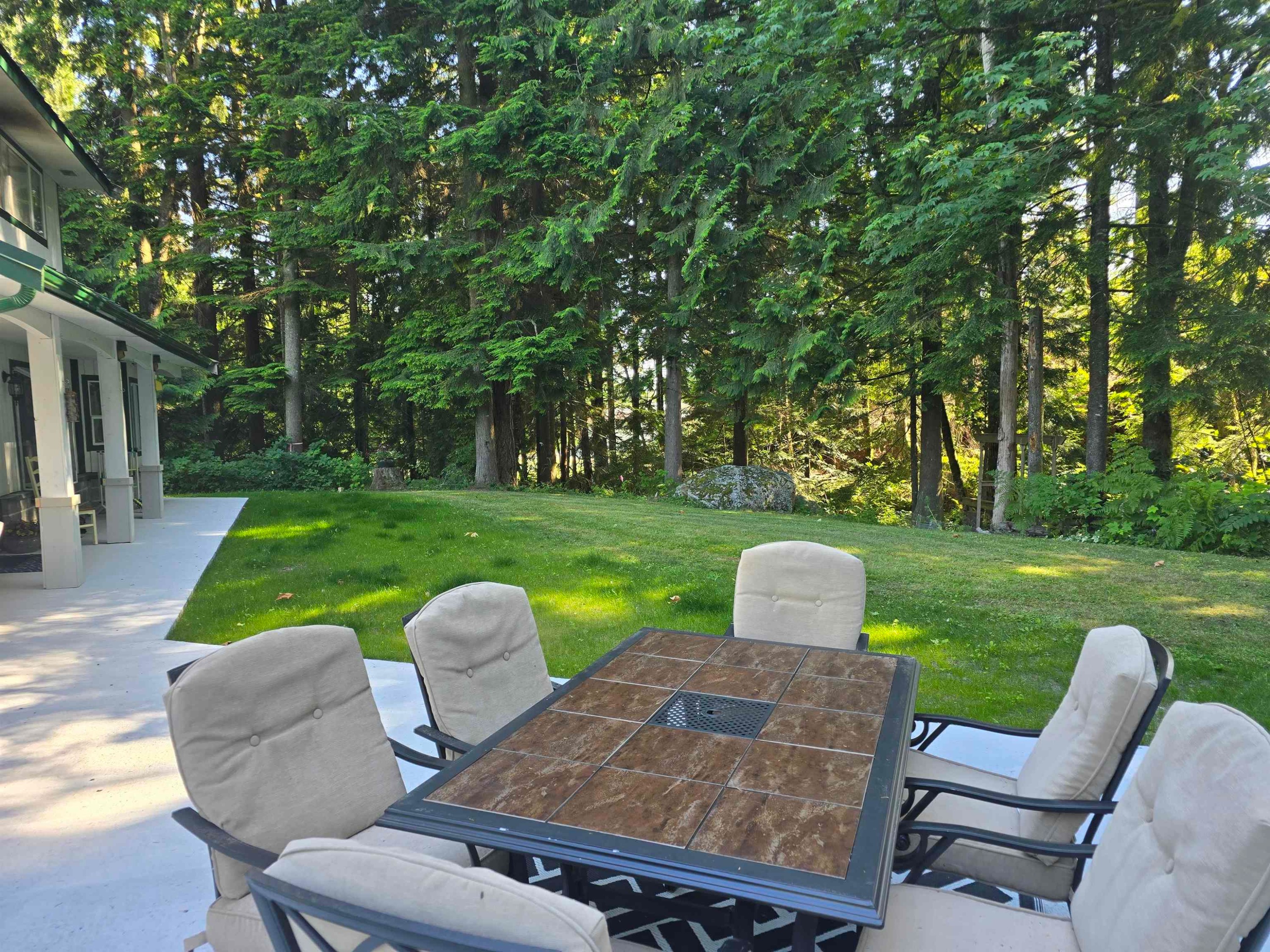 









9957


Dewdney Trunk

Road,
Mission,




BC
V4S 1K8

