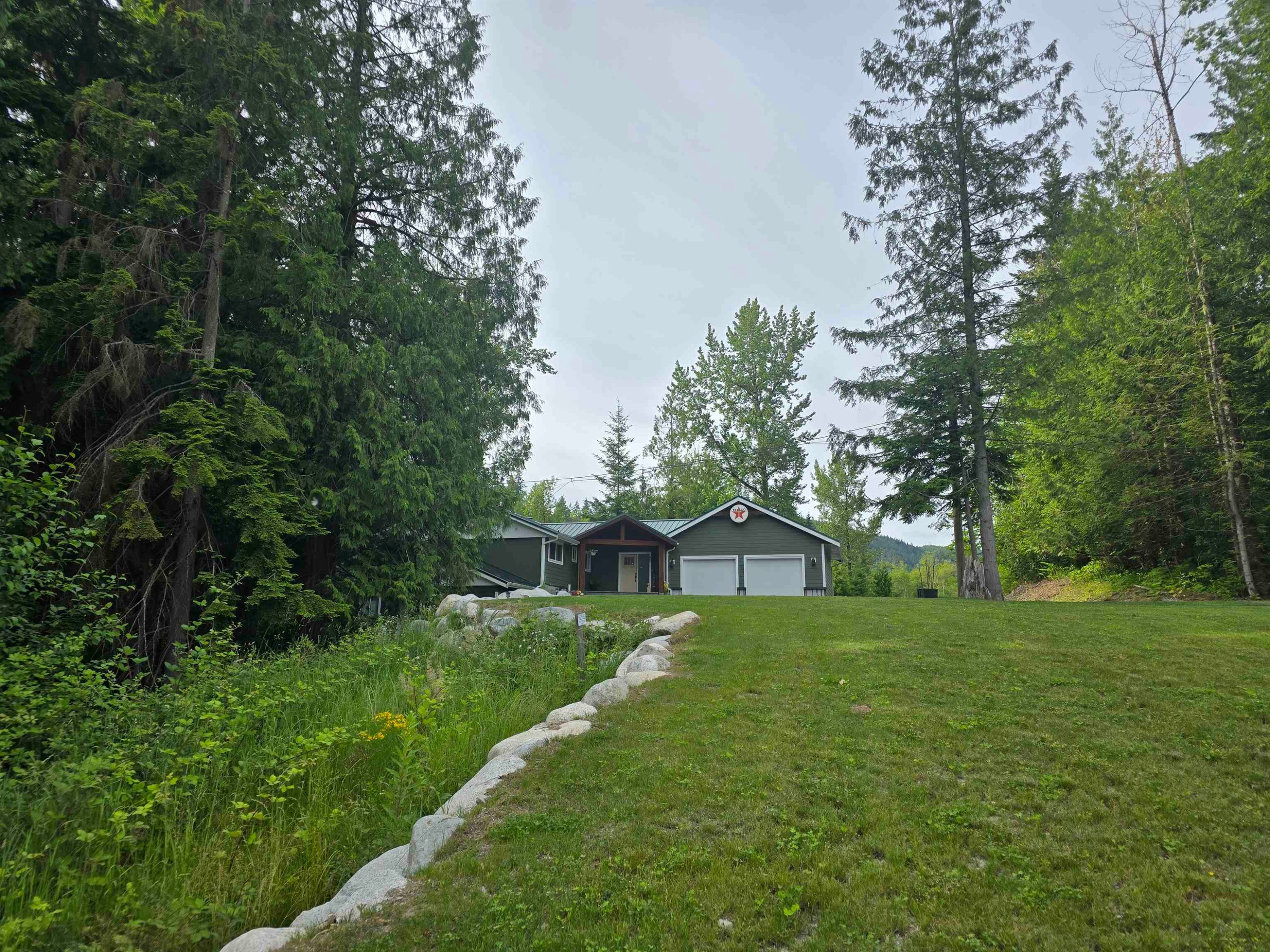 









9957


Dewdney Trunk

Road,
Mission,




BC
V4S 1K8

