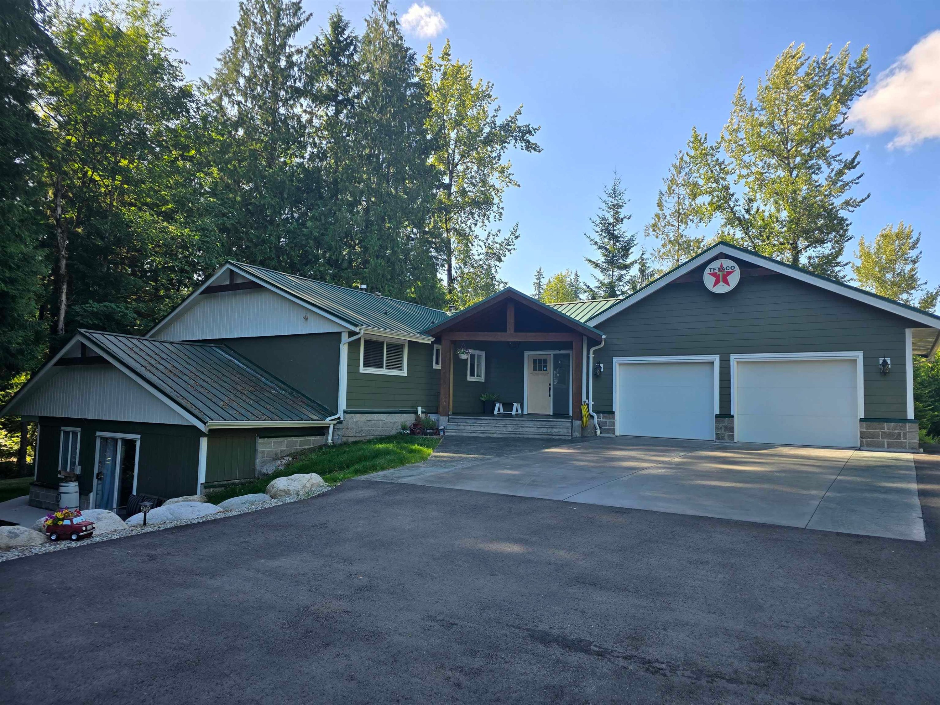 









9957


Dewdney Trunk

Road,
Mission,




BC
V4S 1K8

