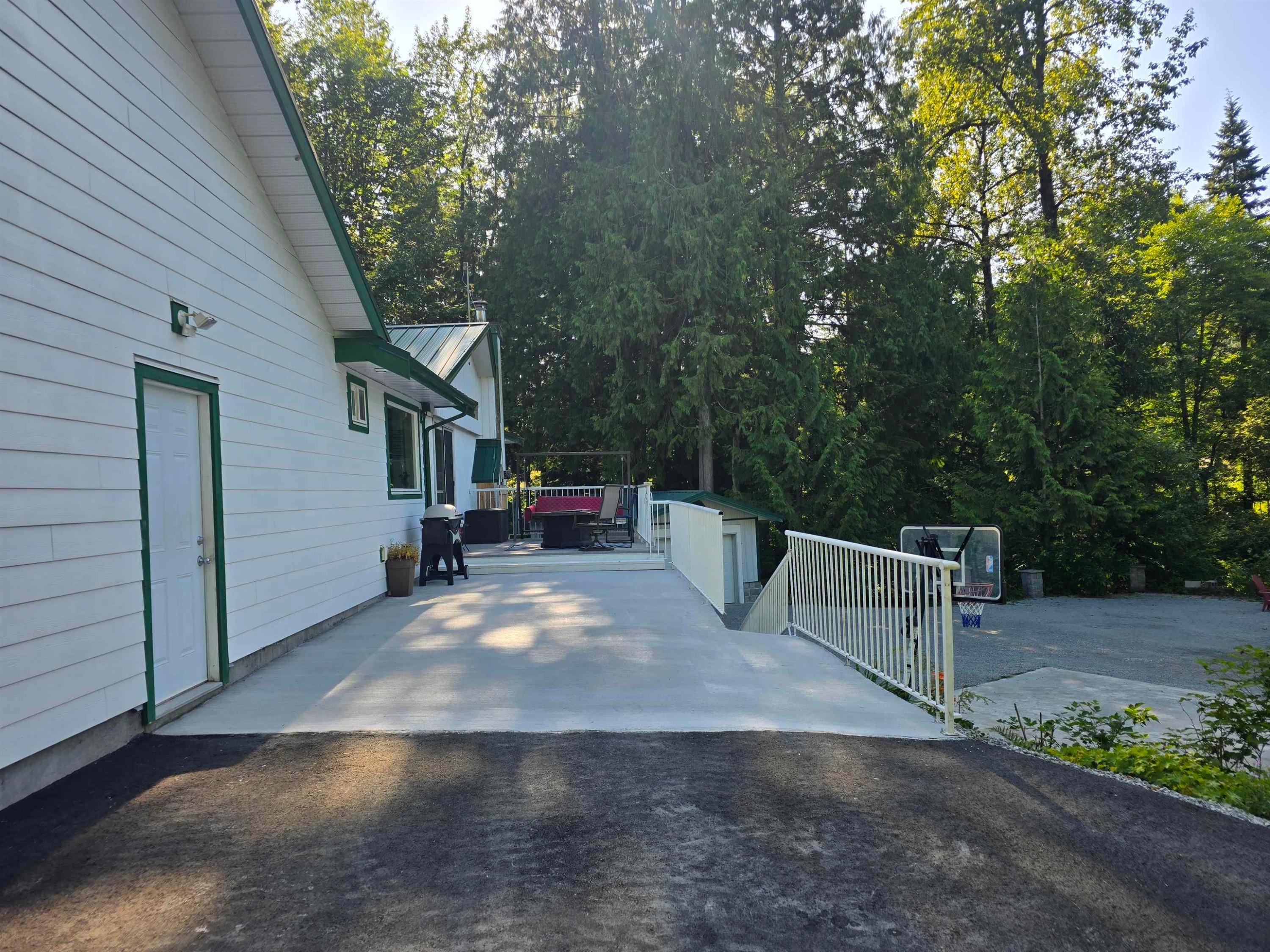 









9957


Dewdney Trunk

Road,
Mission,




BC
V4S 1K8


