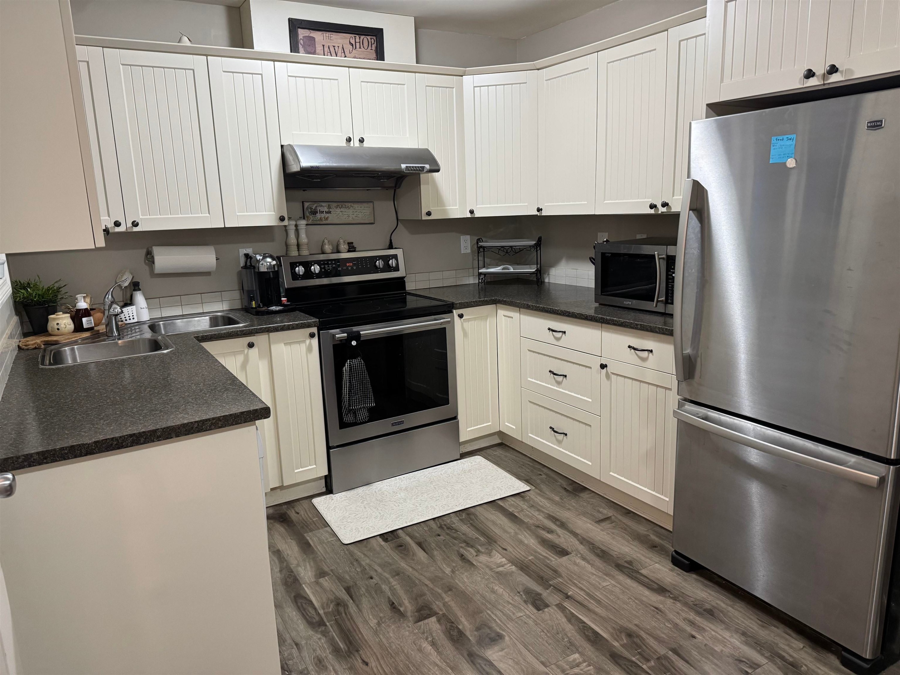 









9957


Dewdney Trunk

Road,
Mission,




BC
V4S 1K8

