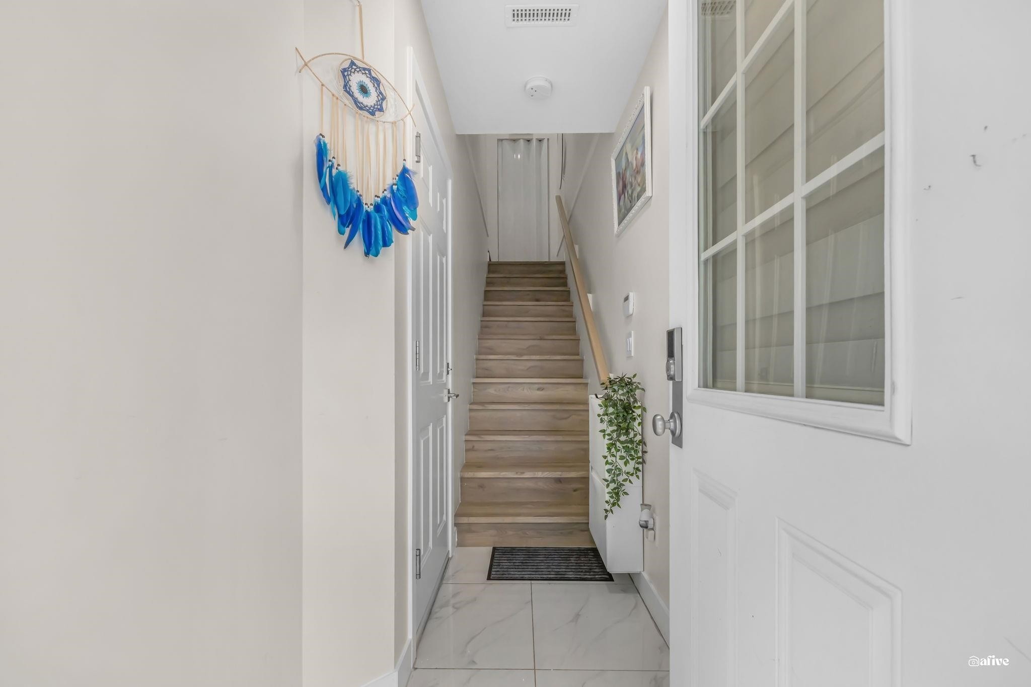 









6533


121

Street, 41,
Surrey,




BC
V3W 1M5


