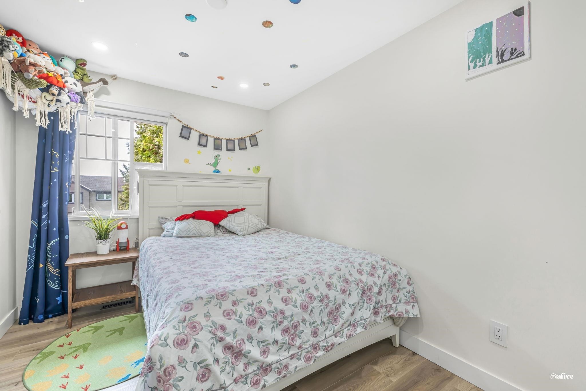 









6533


121

Street, 41,
Surrey,




BC
V3W 1M5

