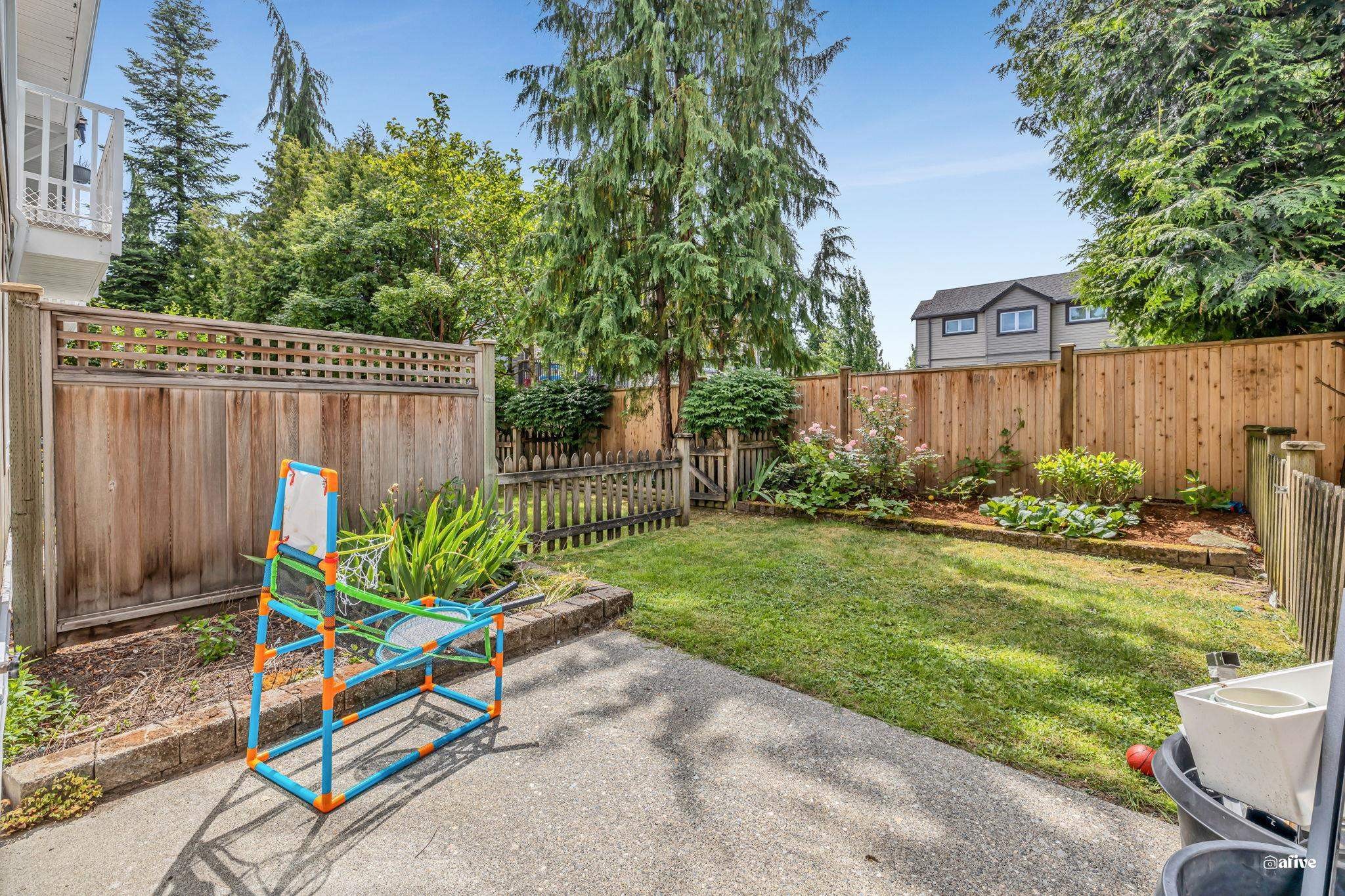 









6533


121

Street, 41,
Surrey,




BC
V3W 1M5

