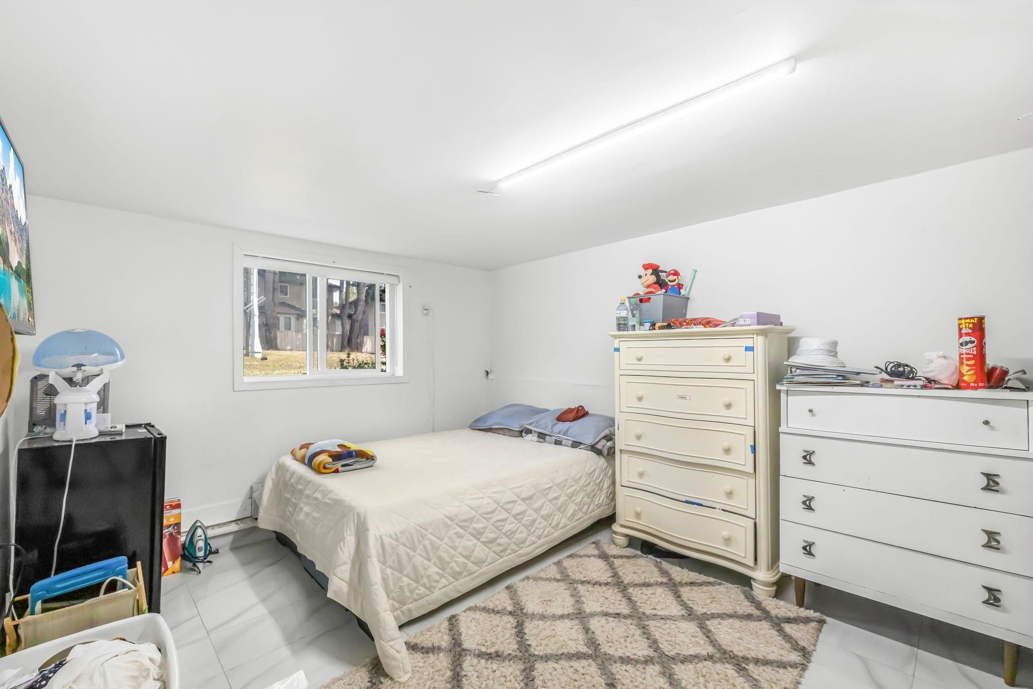 









13906


68

Avenue,
Surrey,




BC
V3W 2H1

