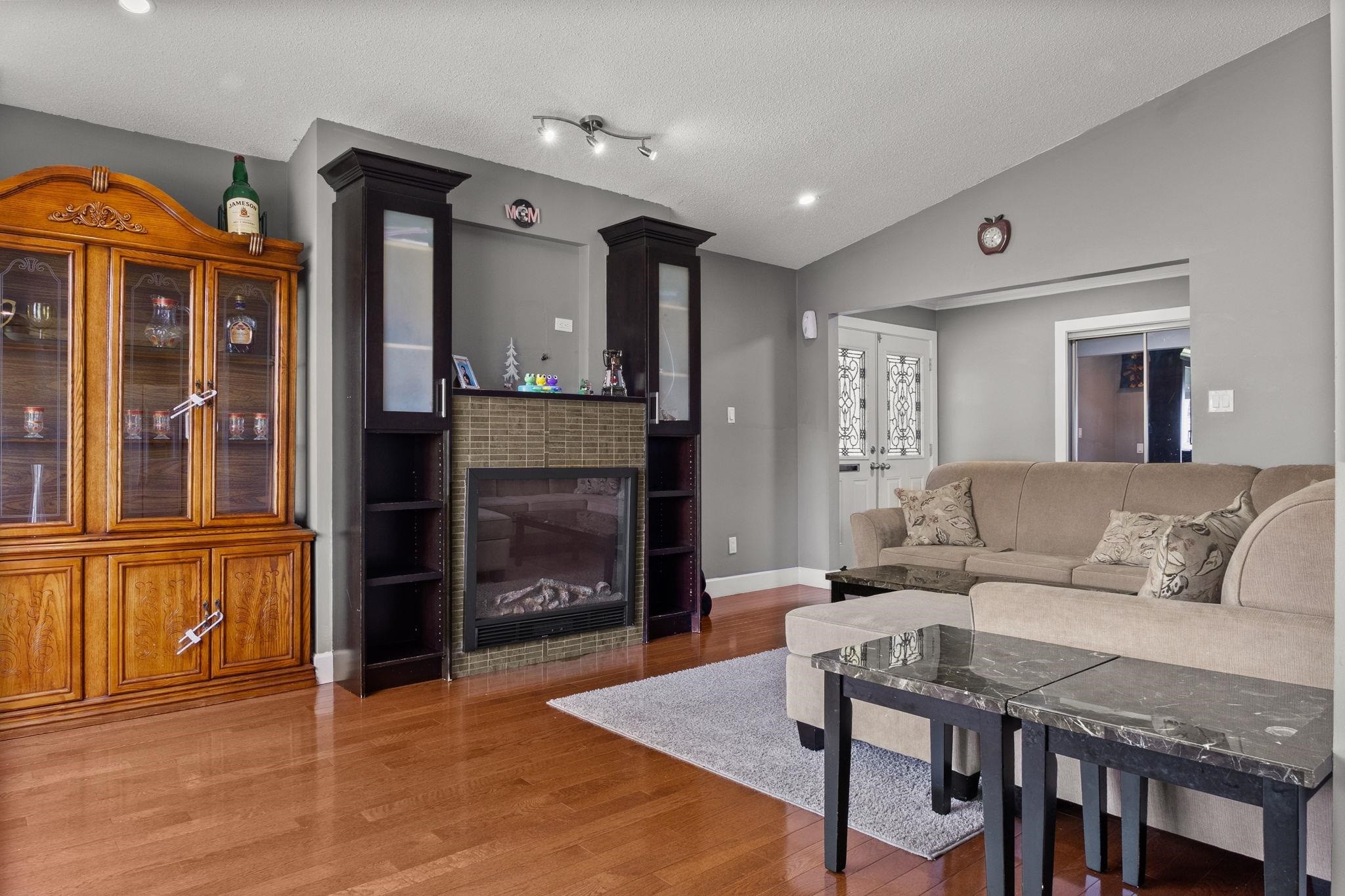









15042


85a

Avenue,
Surrey,




BC
V3S 6A5

