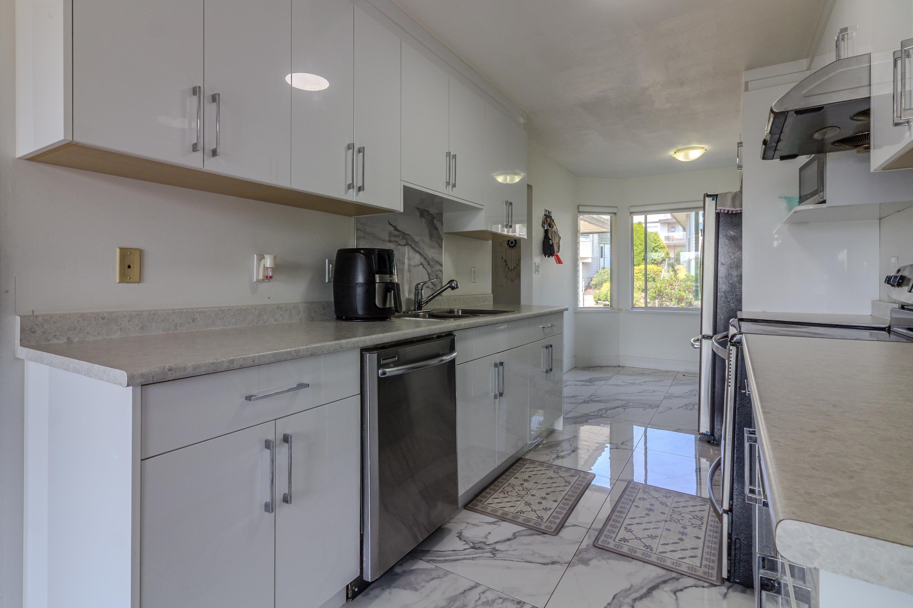 









3070


Townline

Road, 6,
Abbotsford,




BC
V2T 5M2

